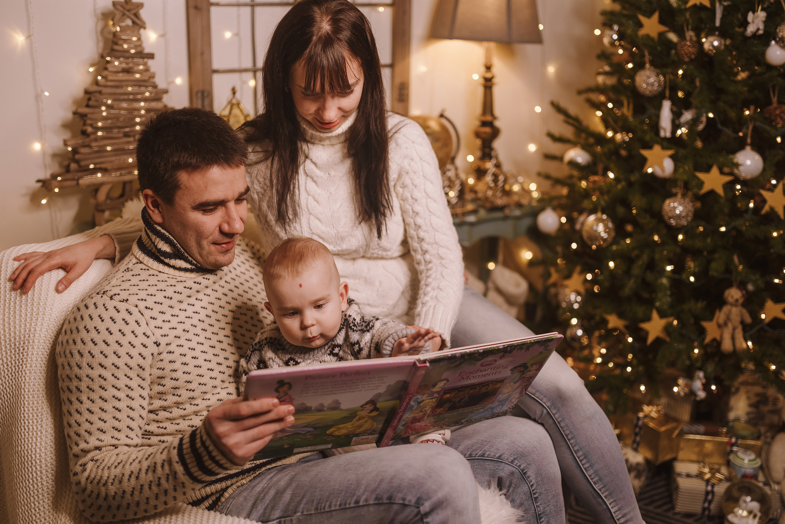 12052021 Christmas Photoshoot 10. Wedding family event photographer in Chicago Nick Yushevich