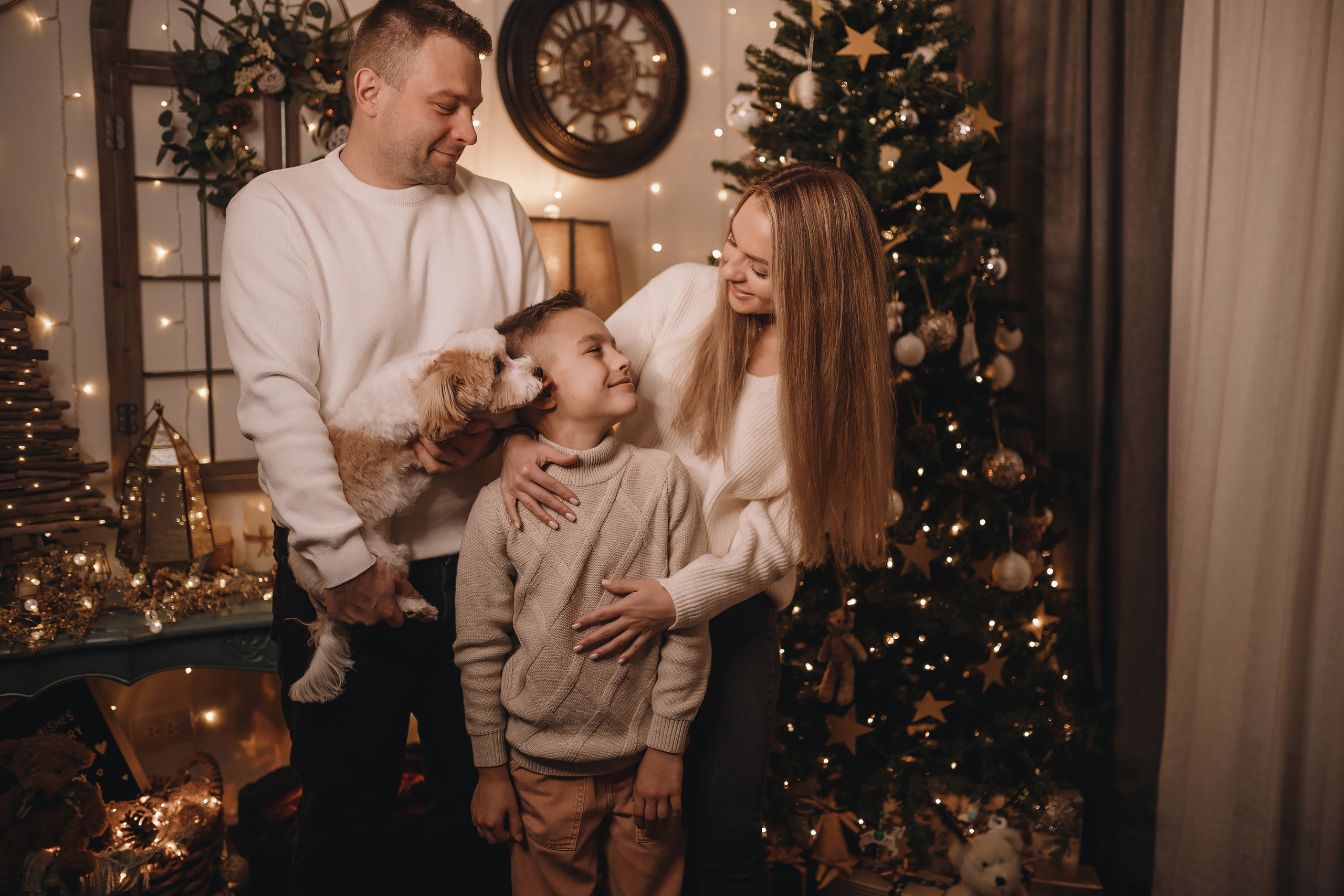 12142021 Christmas Photoshoot 14. Wedding family event photographer in Chicago Nick Yushevich