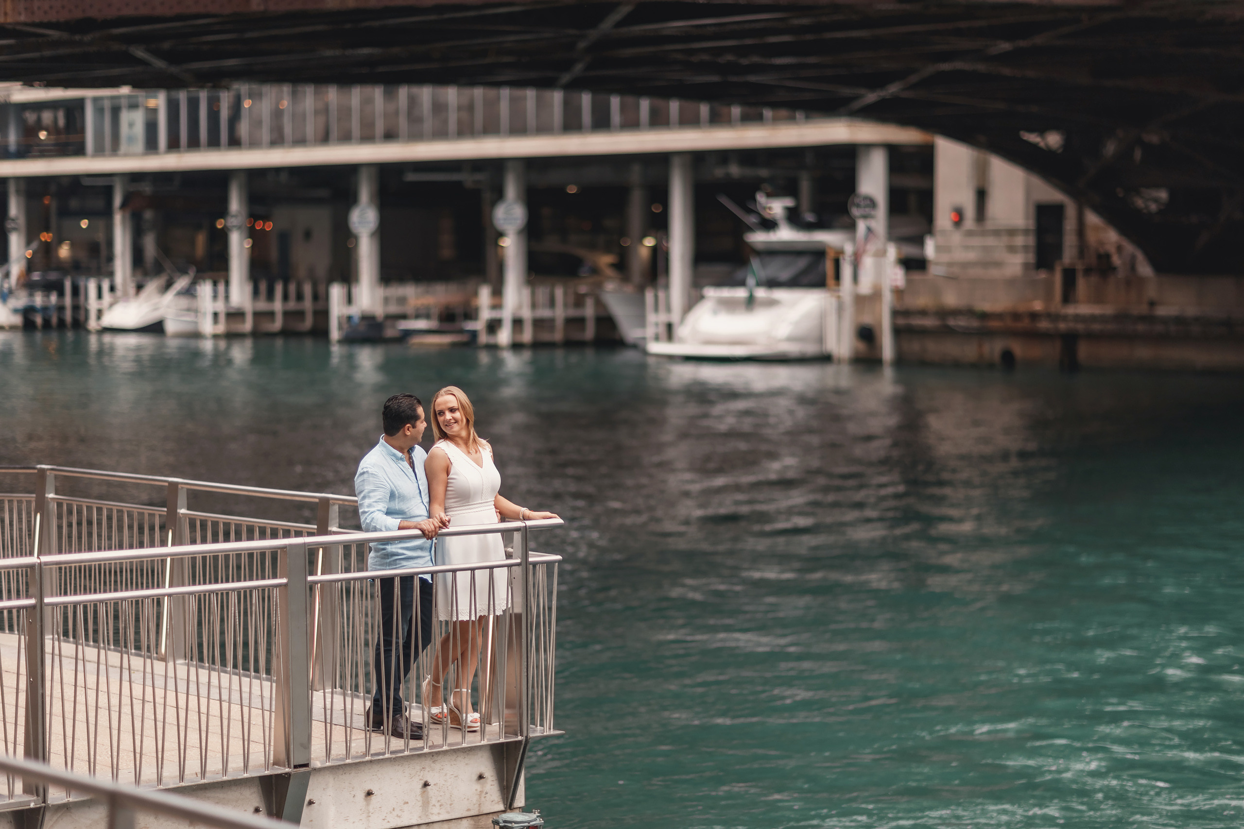 09.04.2021 Walk in Chicago. Wedding family event photographer in Chicago Nick Yushevich