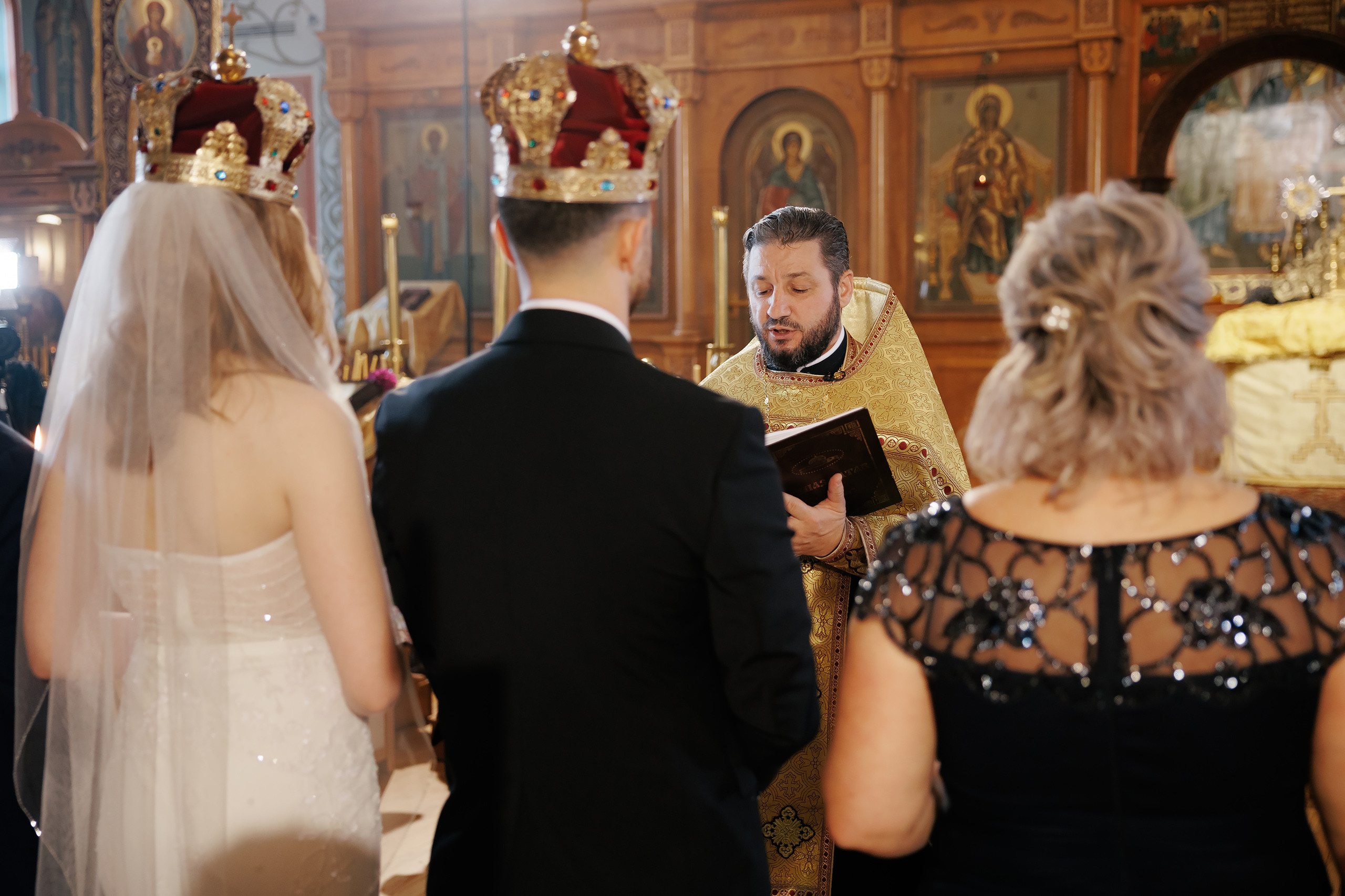 10.31.2021 Wedding. Wedding family event photographer in Chicago Nick Yushevich