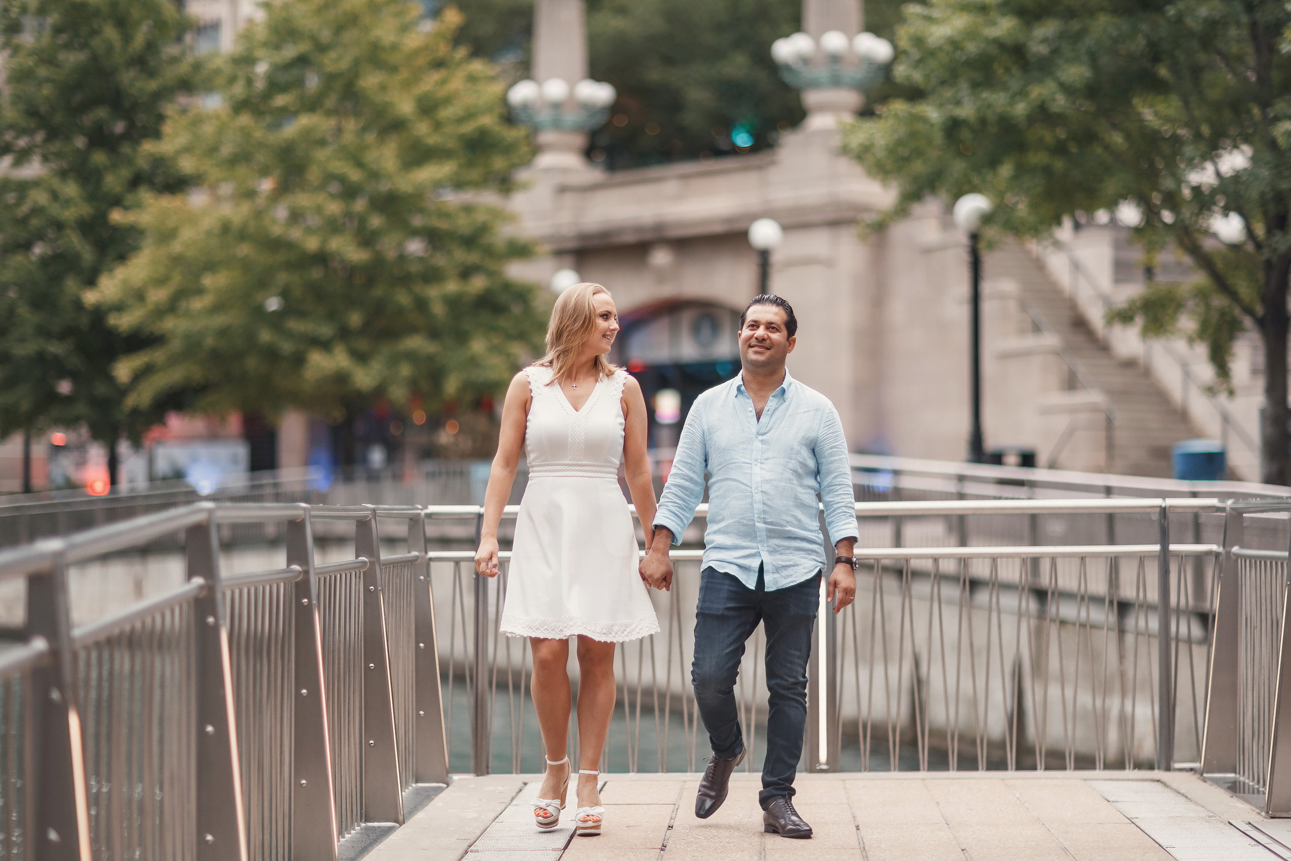 09.04.2021 Walk in Chicago. Wedding family event photographer in Chicago Nick Yushevich