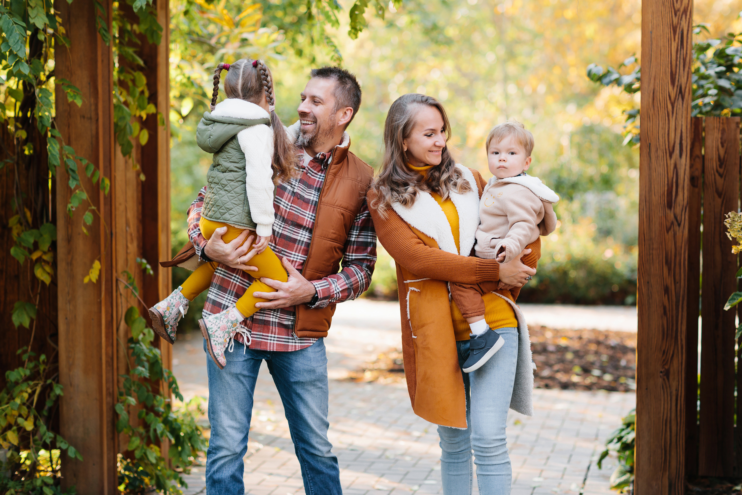 11.05.2021 Family photoshoot. Wedding family event photographer in Chicago Nick Yushevich