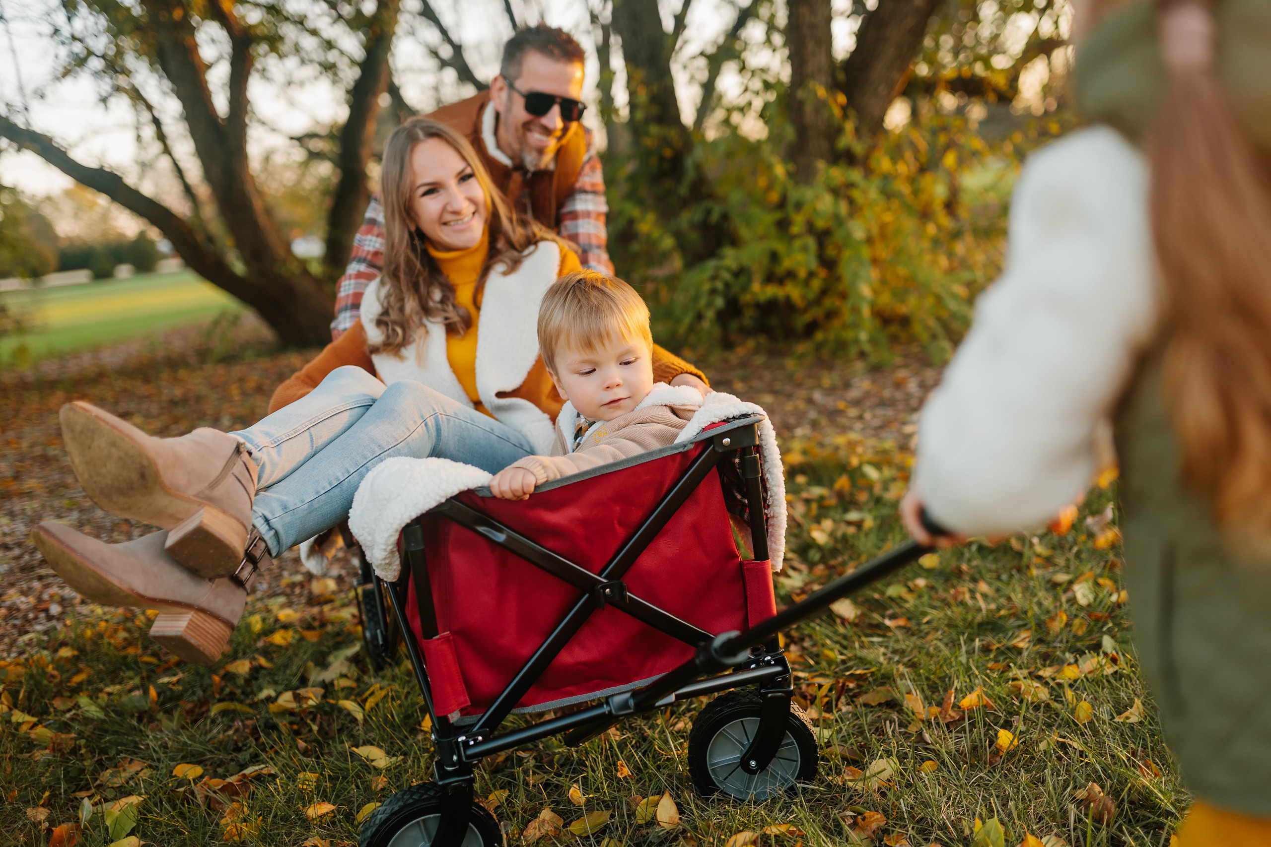 11.05.2021 Family photoshoot. Wedding family event photographer in Chicago Nick Yushevich
