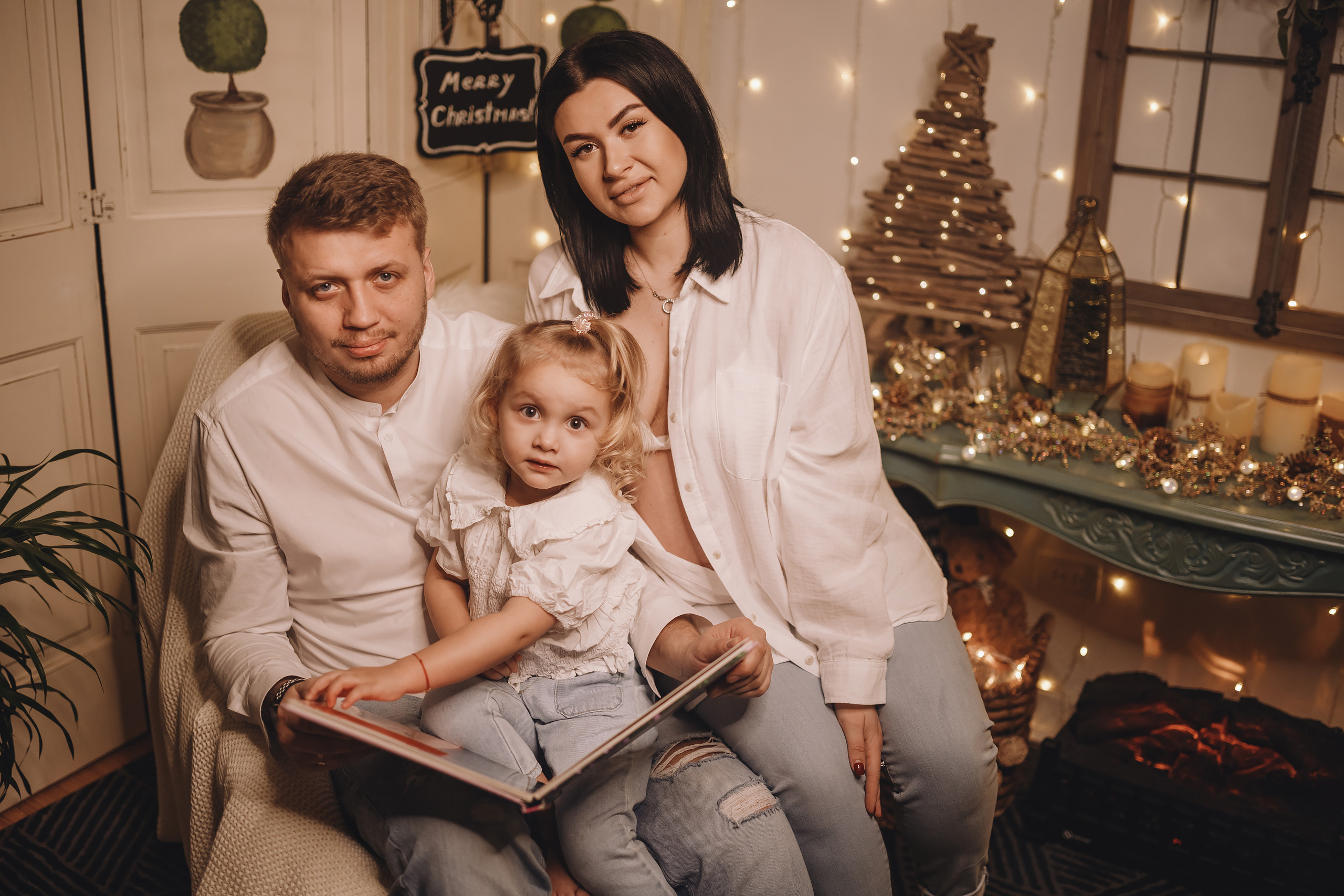 12152021 Christmas Photoshoot 15. Wedding family event photographer in Chicago Nick Yushevich