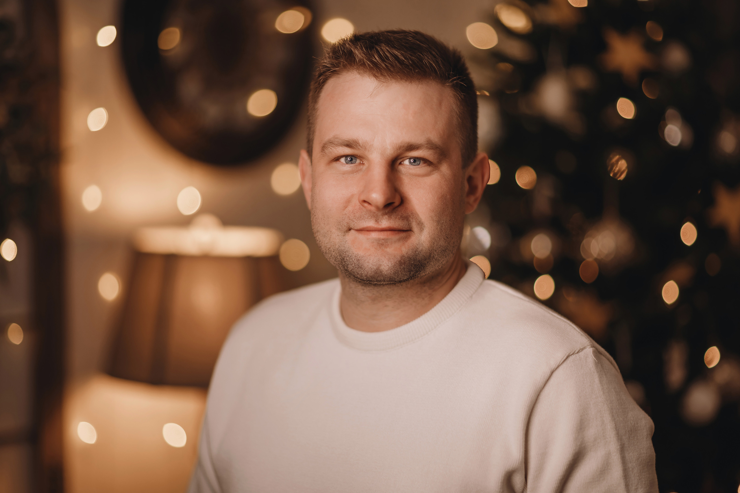 12142021 Christmas Photoshoot 14. Wedding family event photographer in Chicago Nick Yushevich