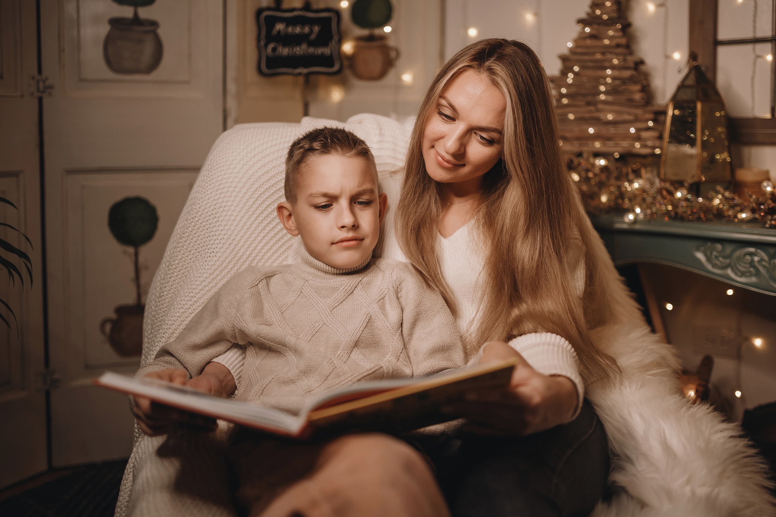 12142021 Christmas Photoshoot 14. Wedding family event photographer in Chicago Nick Yushevich