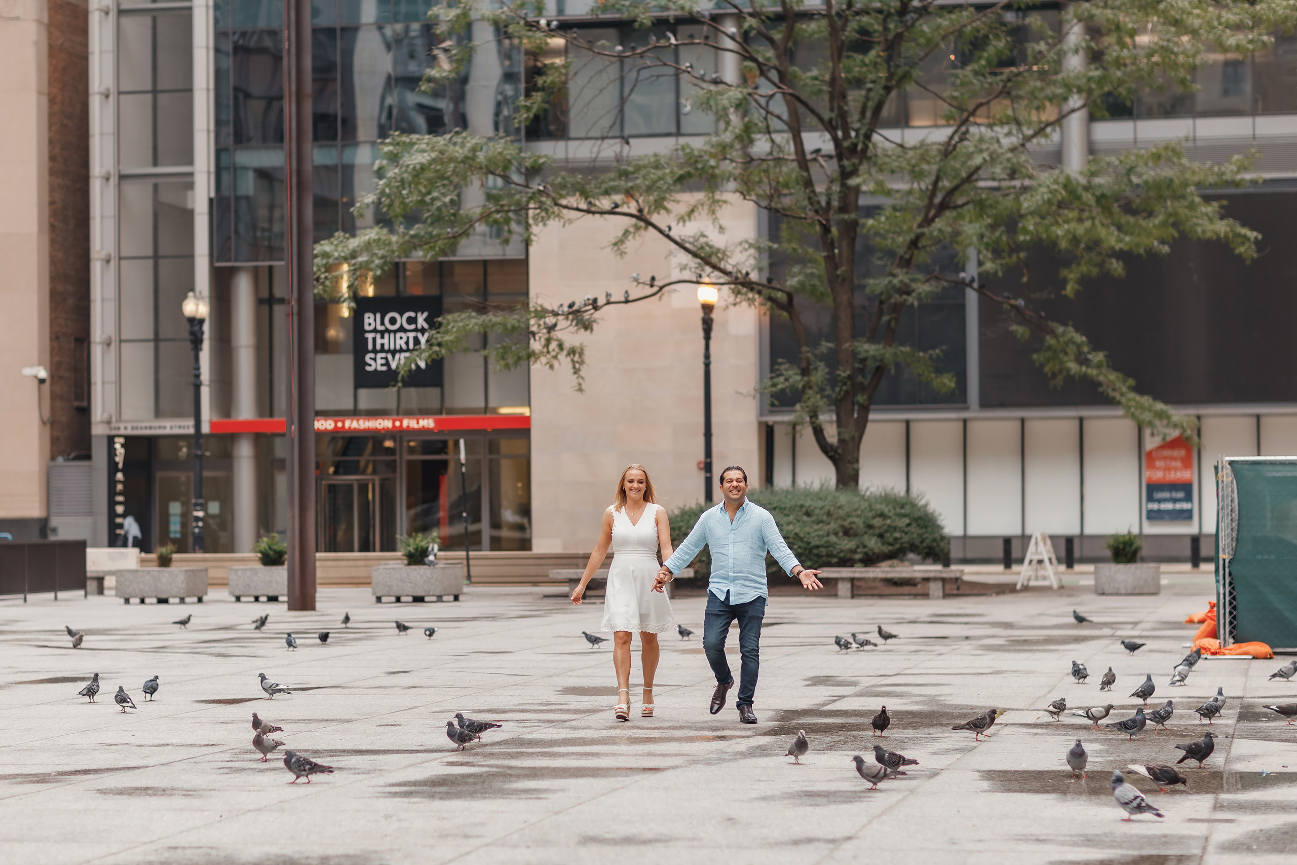 09.04.2021 Walk in Chicago. Wedding family event photographer in Chicago Nick Yushevich