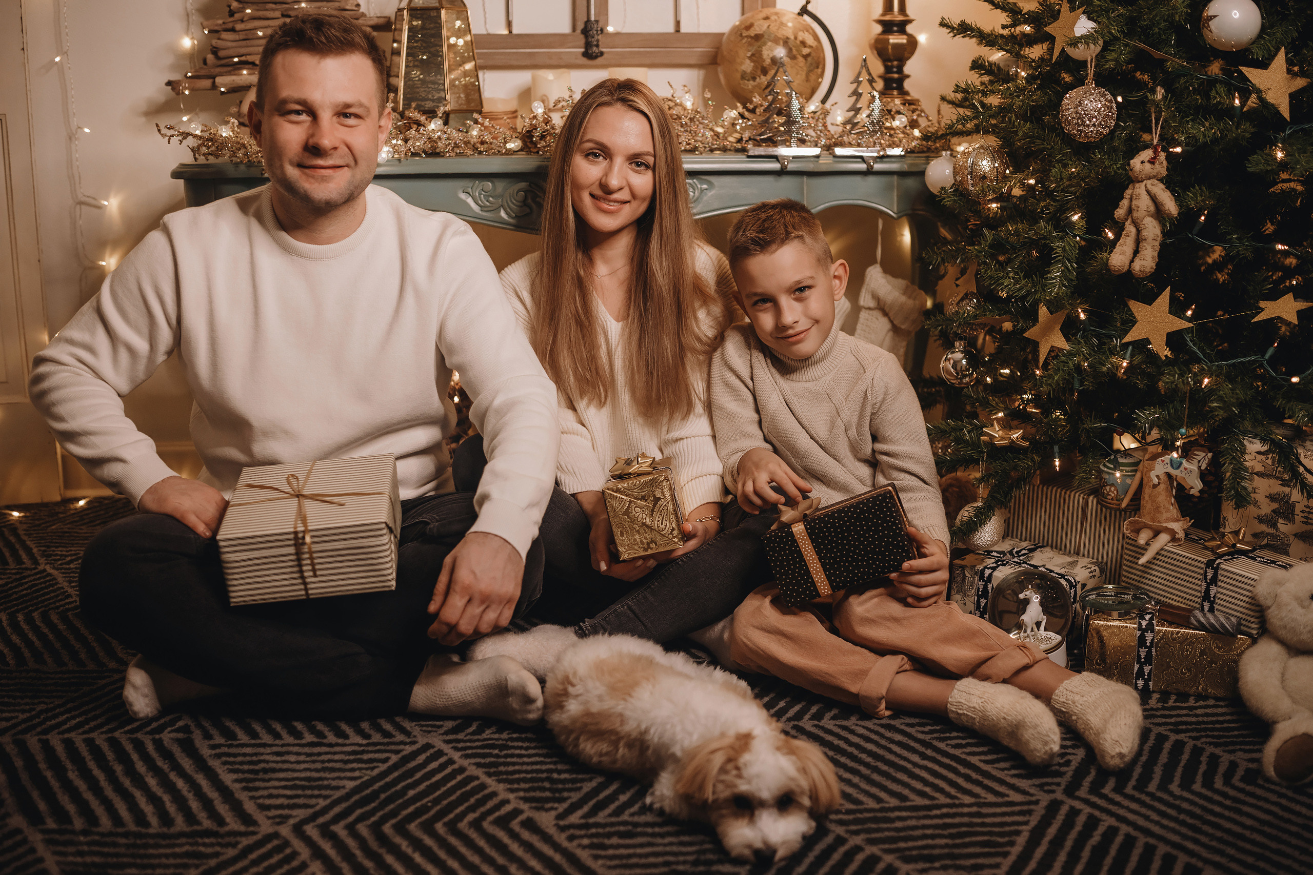 12142021 Christmas Photoshoot 14. Wedding family event photographer in Chicago Nick Yushevich