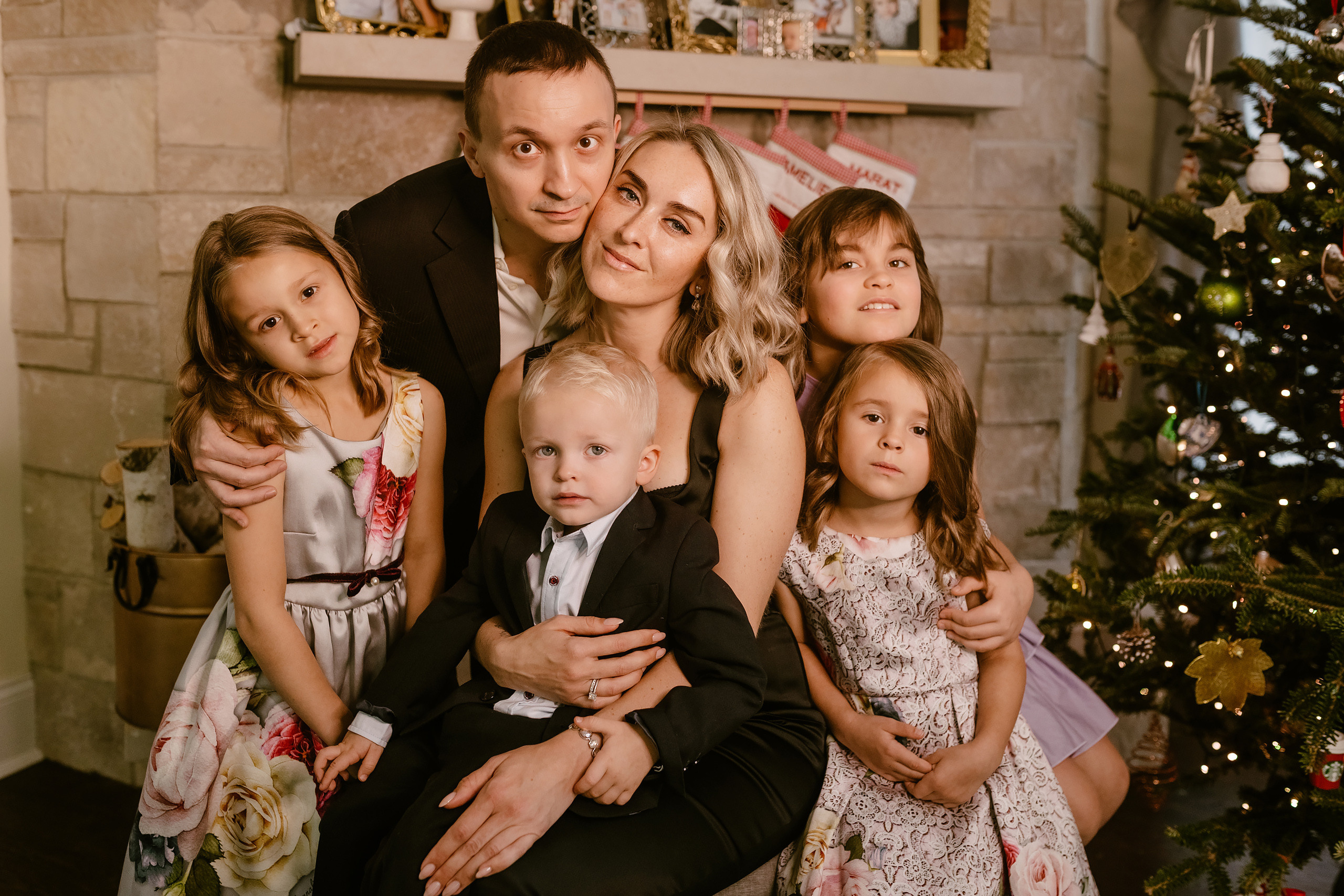 11282021 Christmas Photoshoot. Wedding family event photographer in Chicago Nick Yushevich