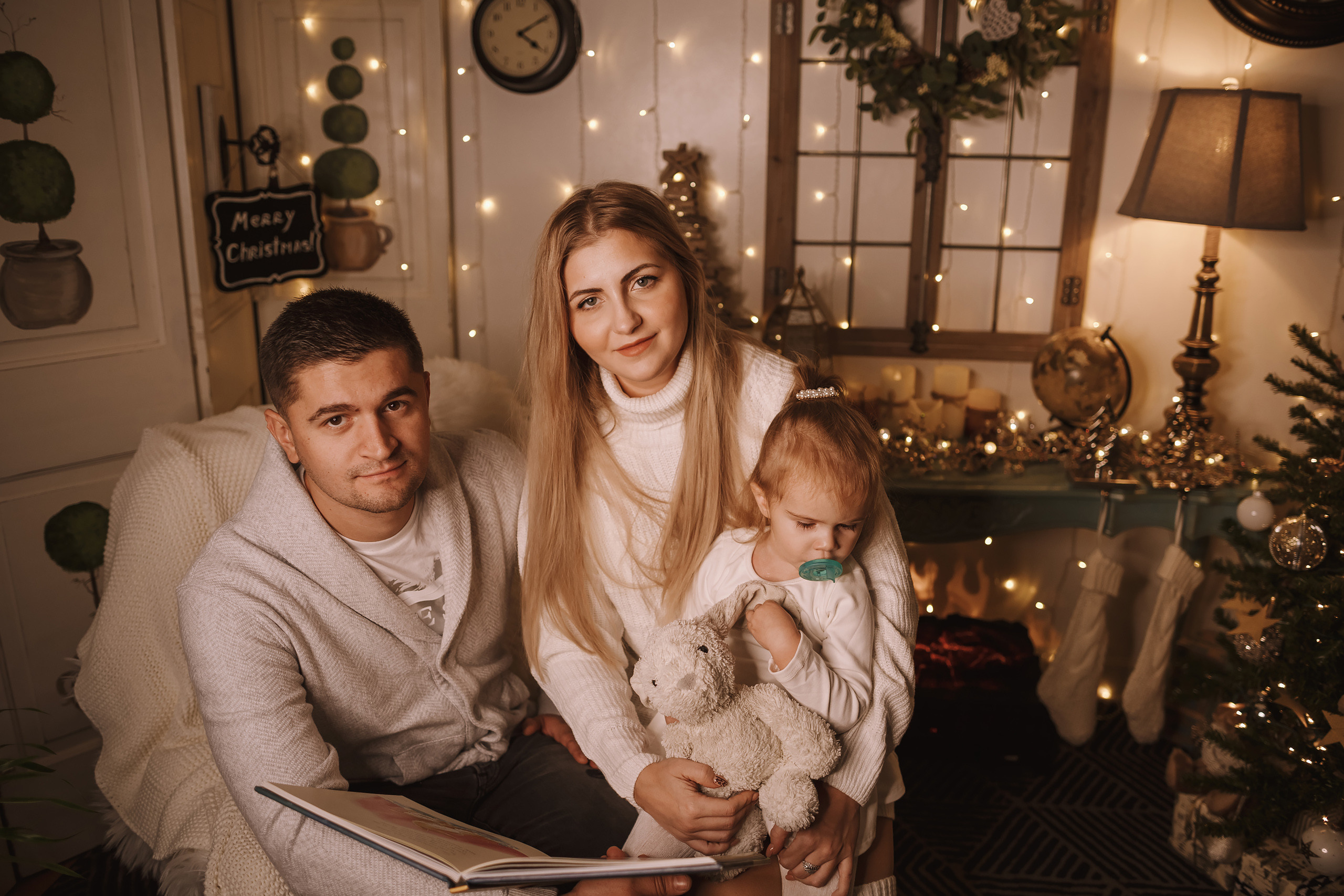 11212021 Christmas Photoshoot 3. Wedding family event photographer in Chicago Nick Yushevich