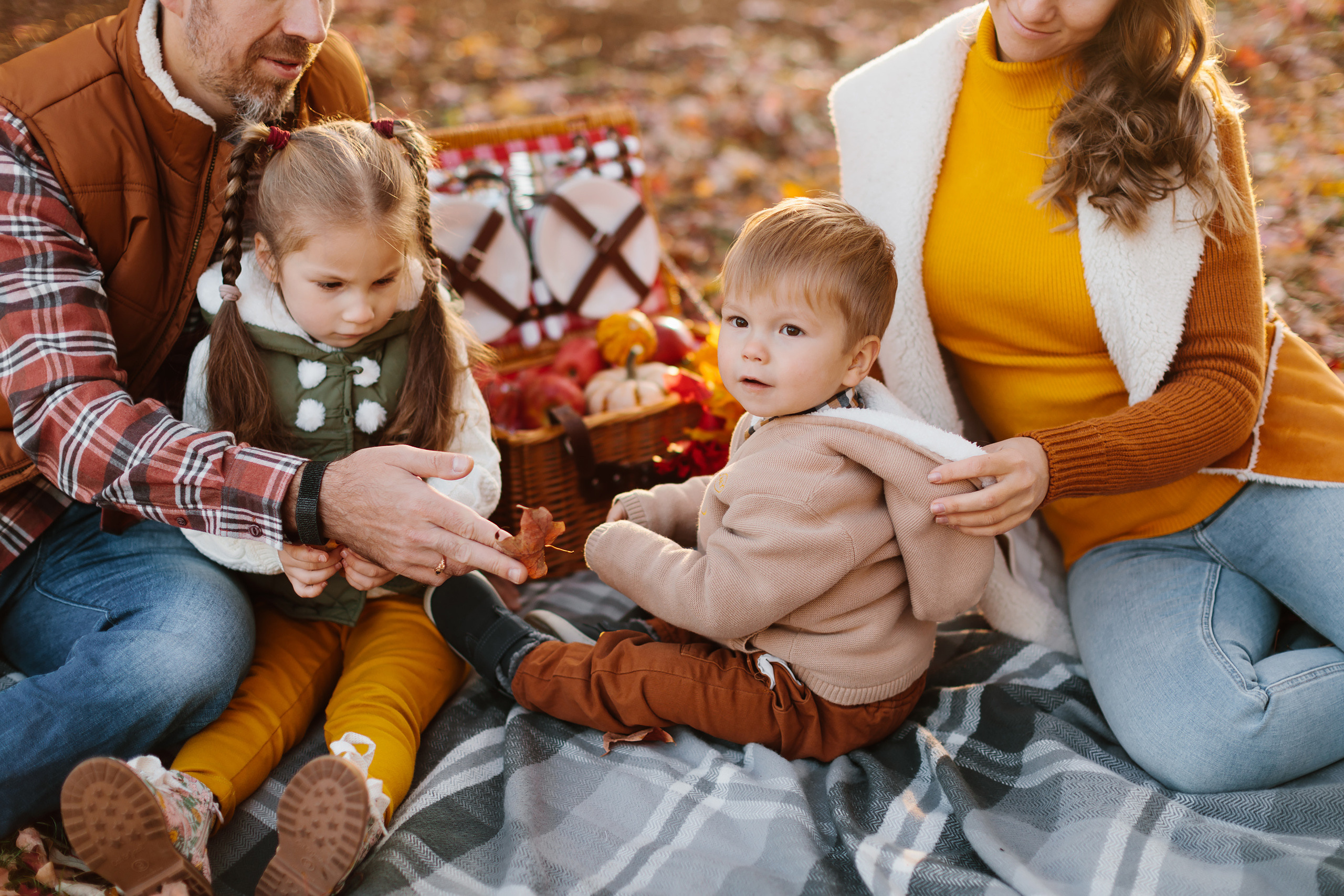 11.05.2021 Family photoshoot. Wedding family event photographer in Chicago Nick Yushevich