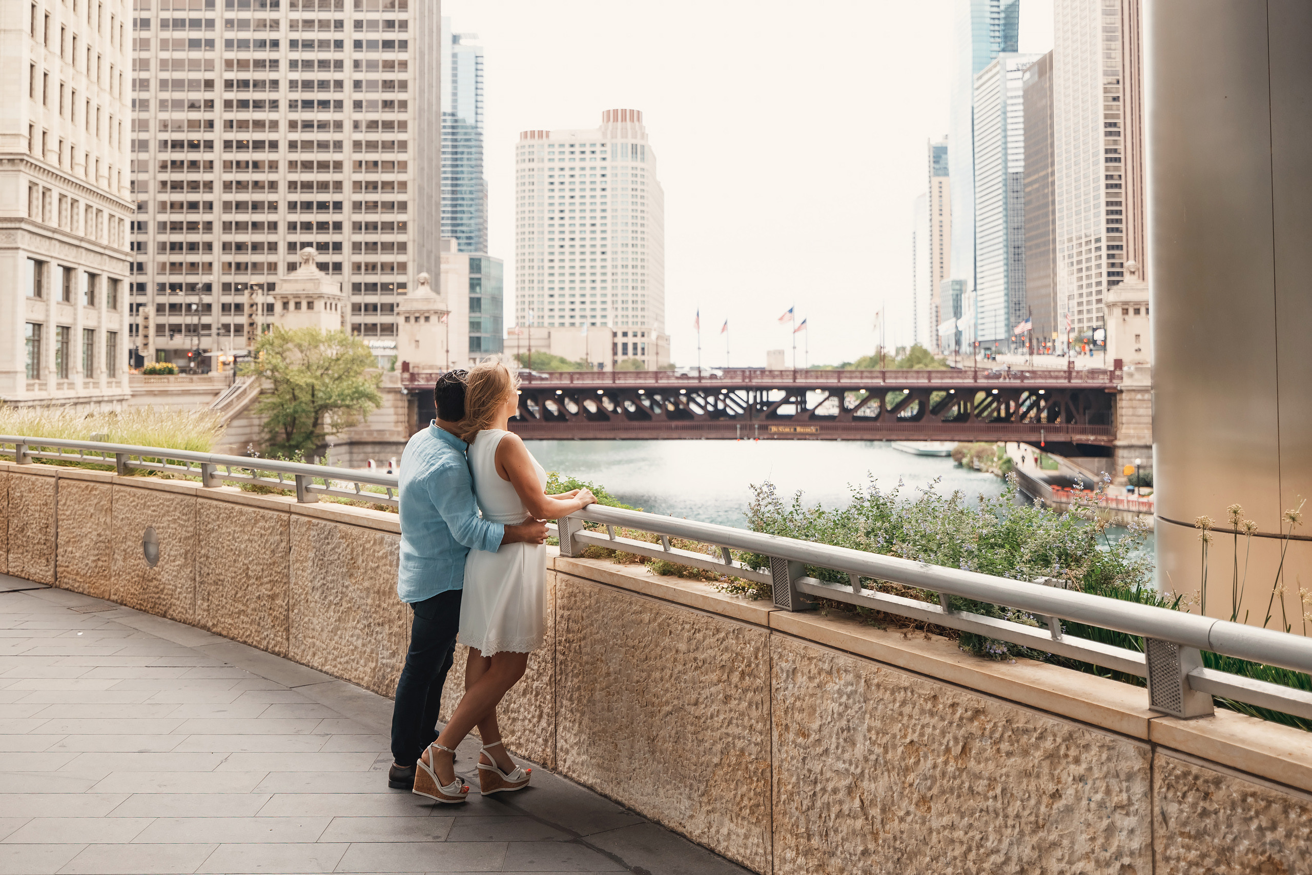 09.04.2021 Walk in Chicago. Wedding family event photographer in Chicago Nick Yushevich