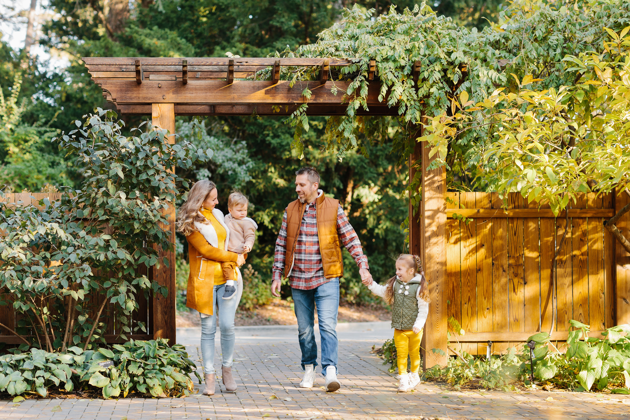 11.05.2021 Family photoshoot. Wedding family event photographer in Chicago Nick Yushevich