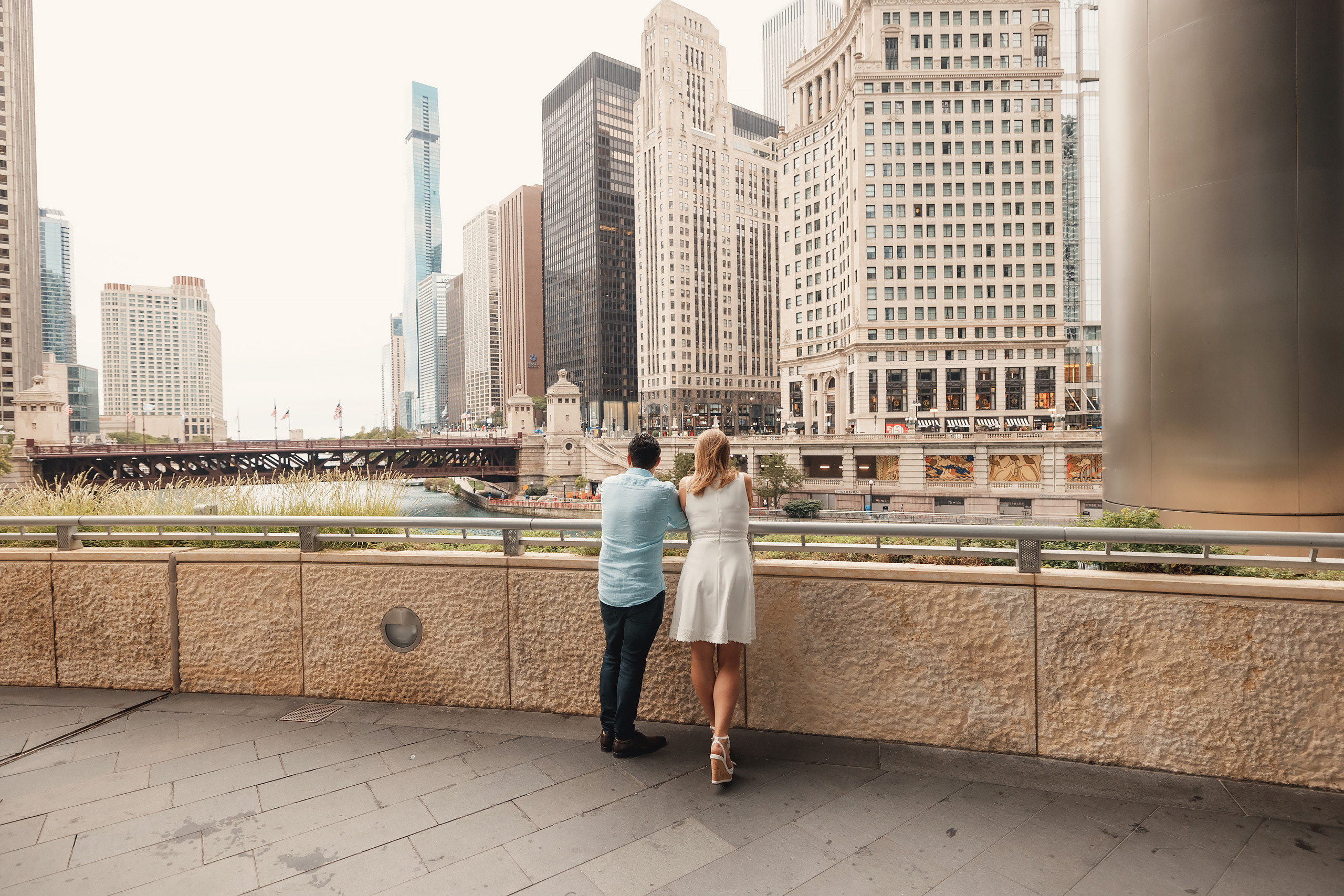 09.04.2021 Walk in Chicago. Wedding family event photographer in Chicago Nick Yushevich