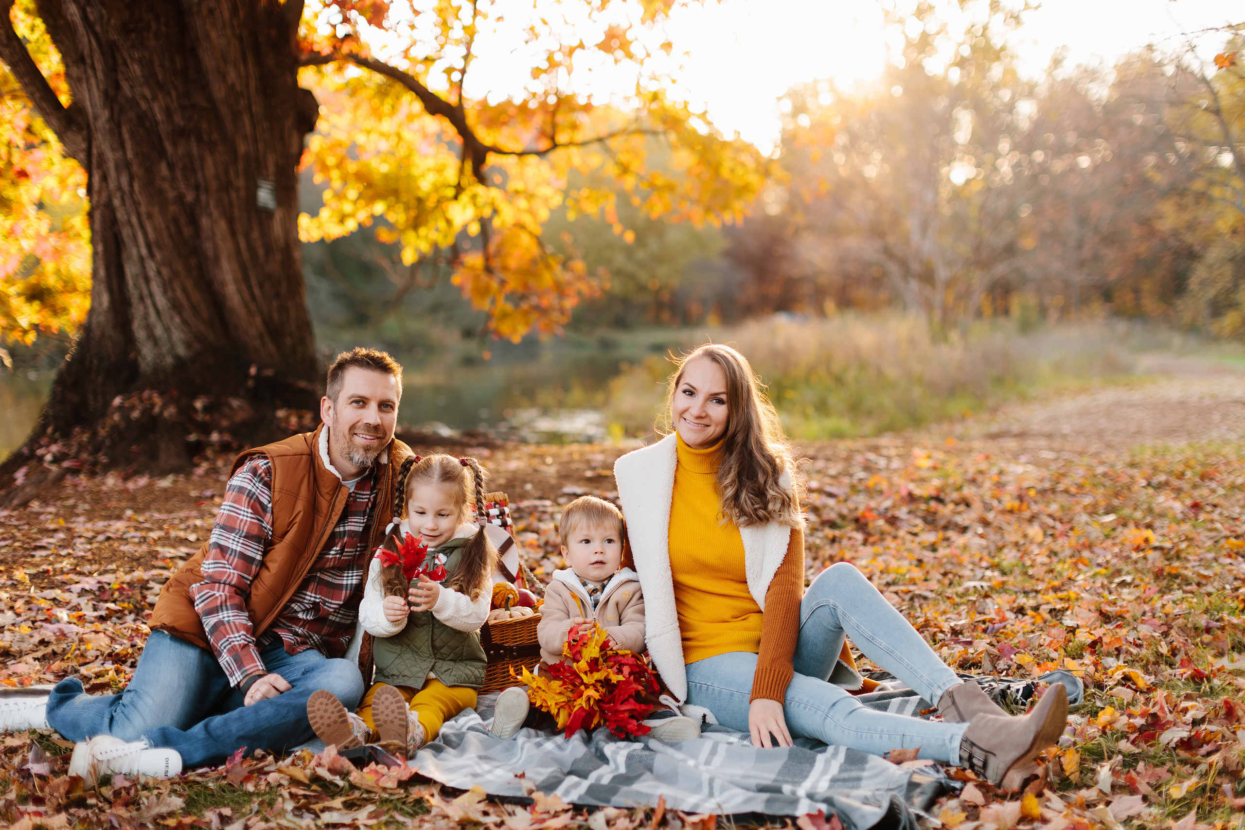 11.05.2021 Family photoshoot. Wedding family event photographer in Chicago Nick Yushevich