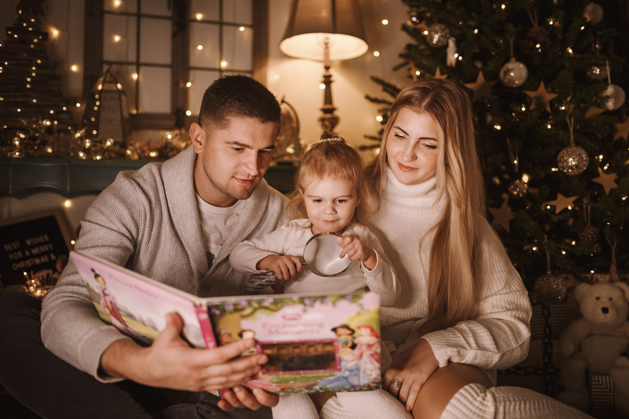 11212021 Christmas Photoshoot 3. Wedding family event photographer in Chicago Nick Yushevich