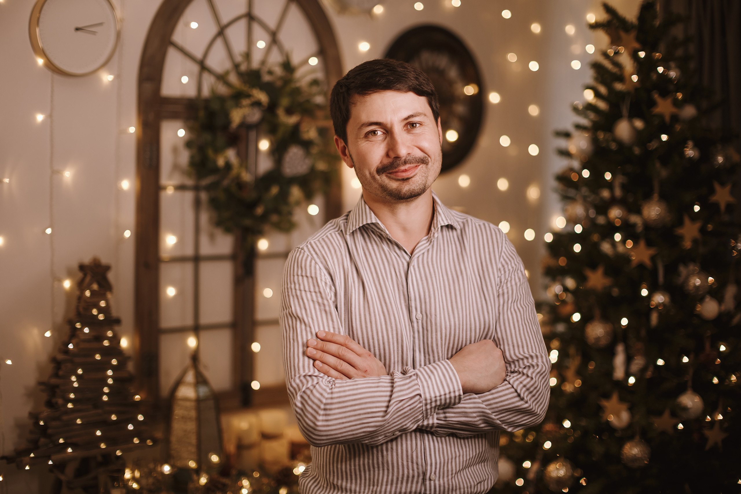 11282021 Christmas Photoshoot 6. Wedding family event photographer in Chicago Nick Yushevich