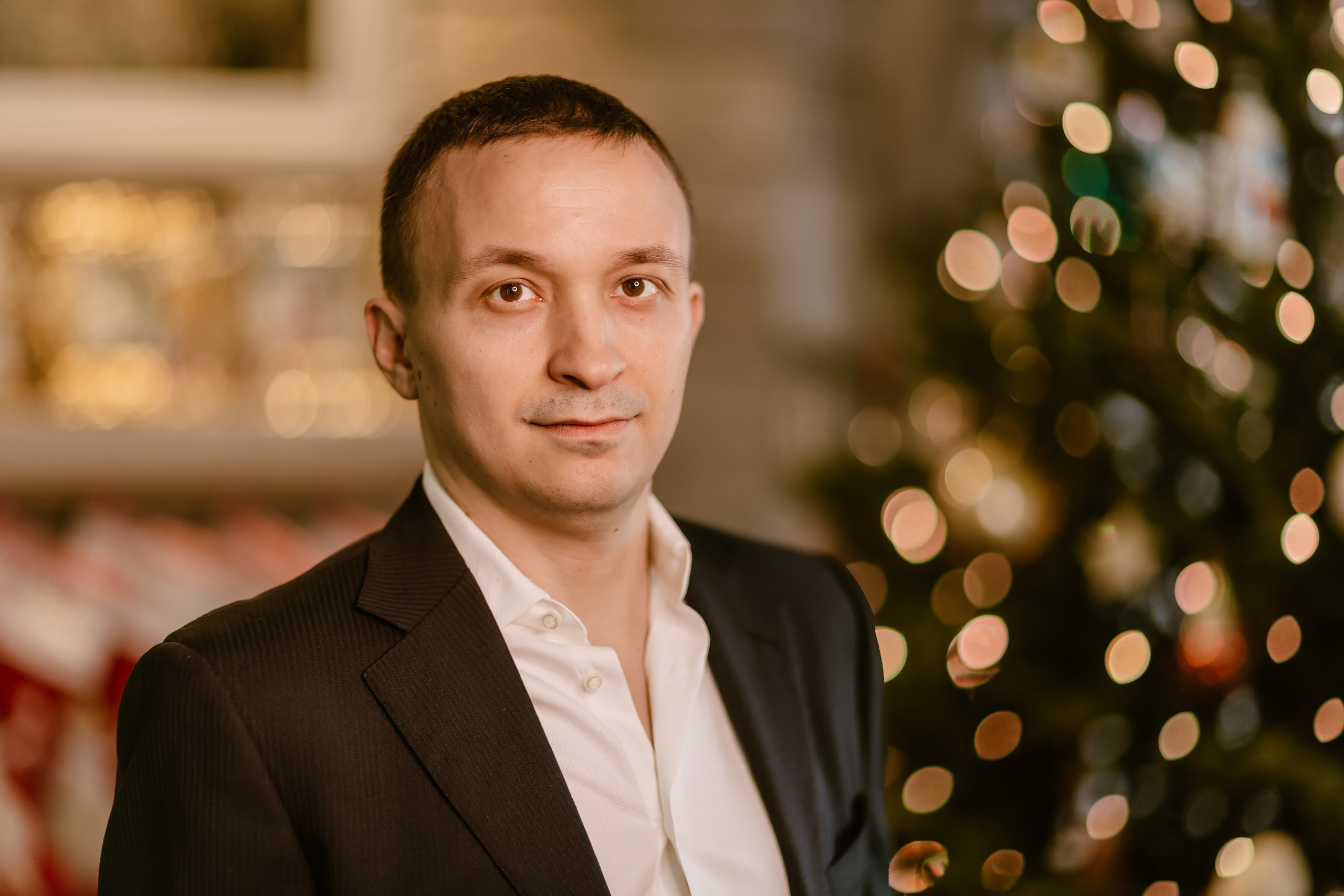 11282021 Christmas Photoshoot. Wedding family event photographer in Chicago Nick Yushevich