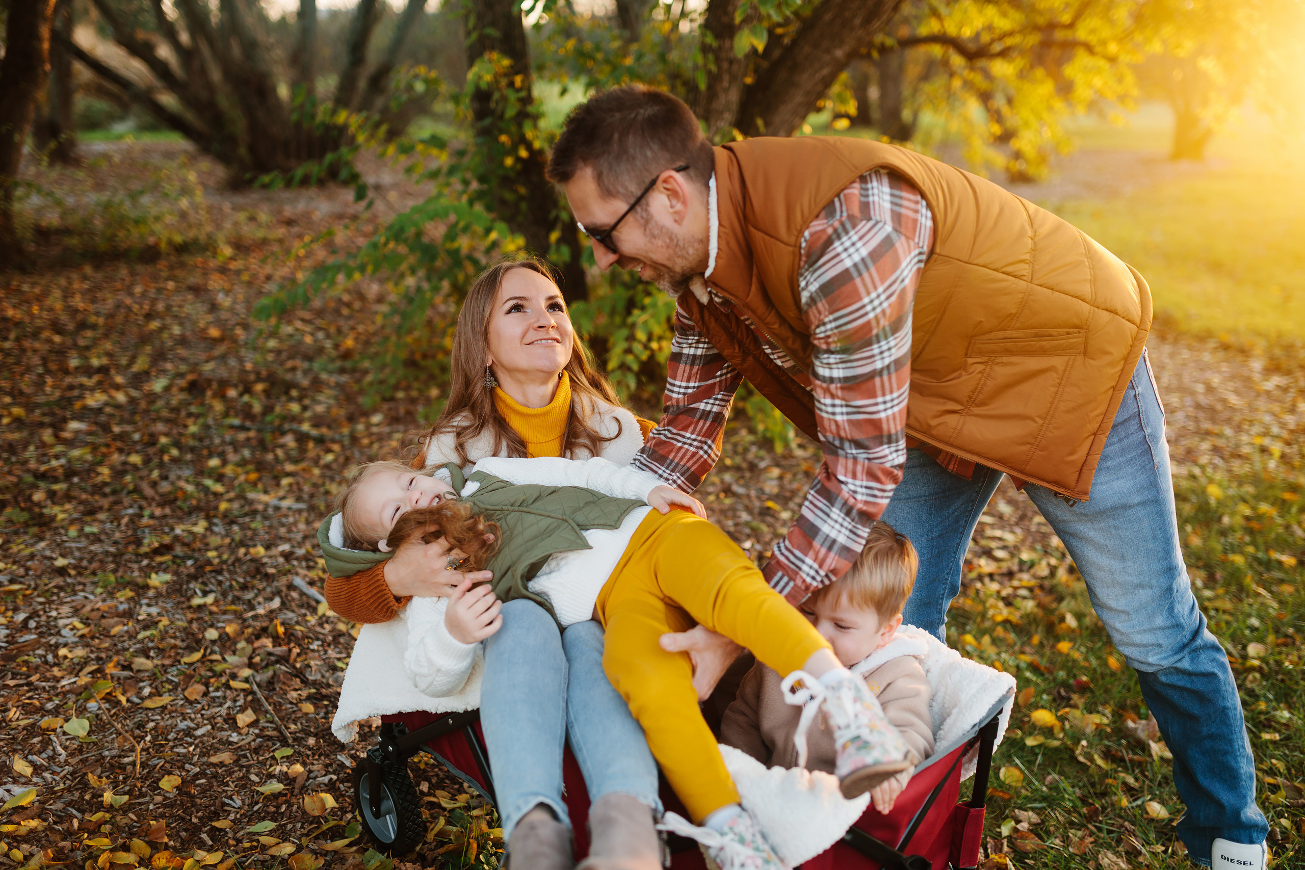 11.05.2021 Family photoshoot. Wedding family event photographer in Chicago Nick Yushevich