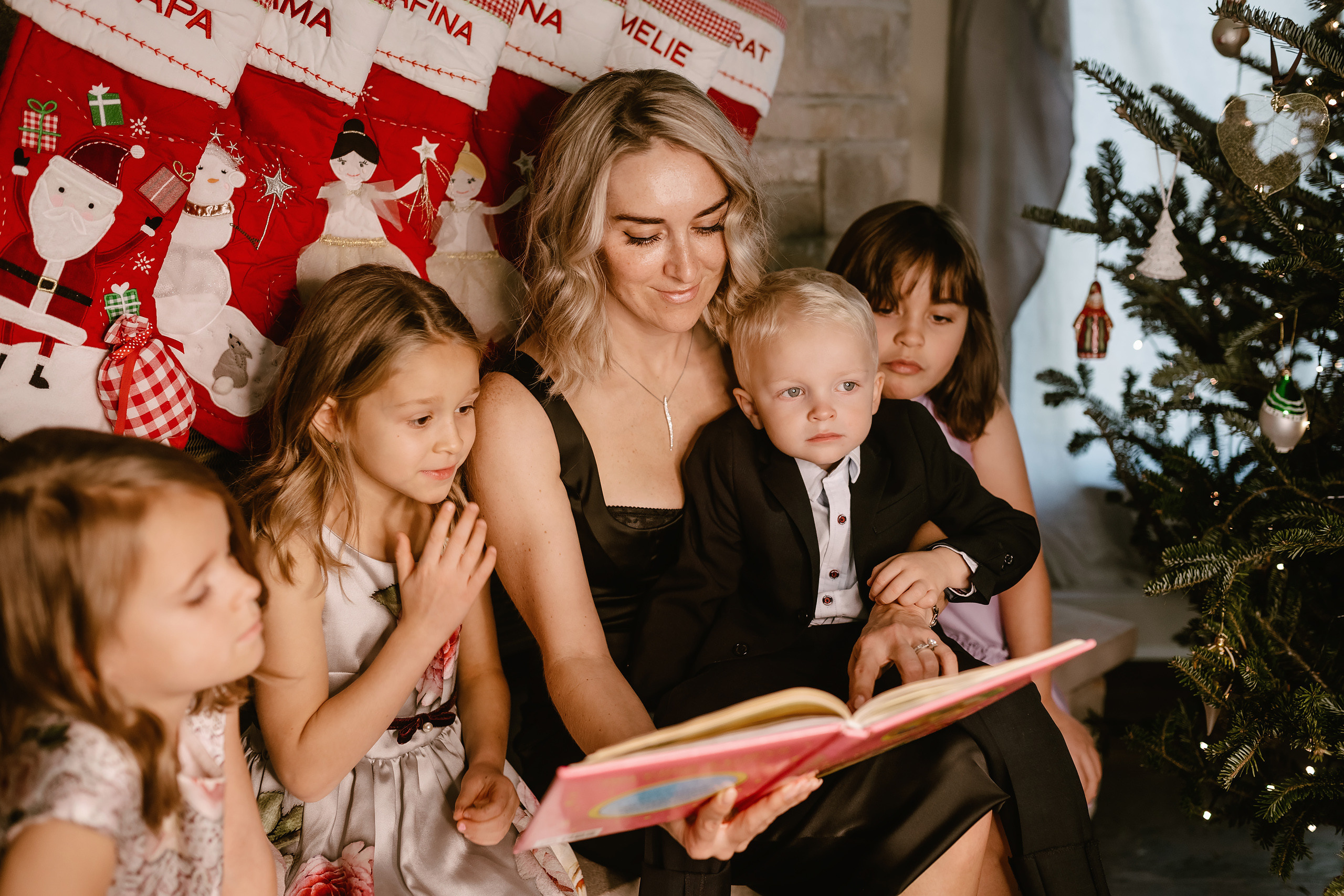 11282021 Christmas Photoshoot. Wedding family event photographer in Chicago Nick Yushevich