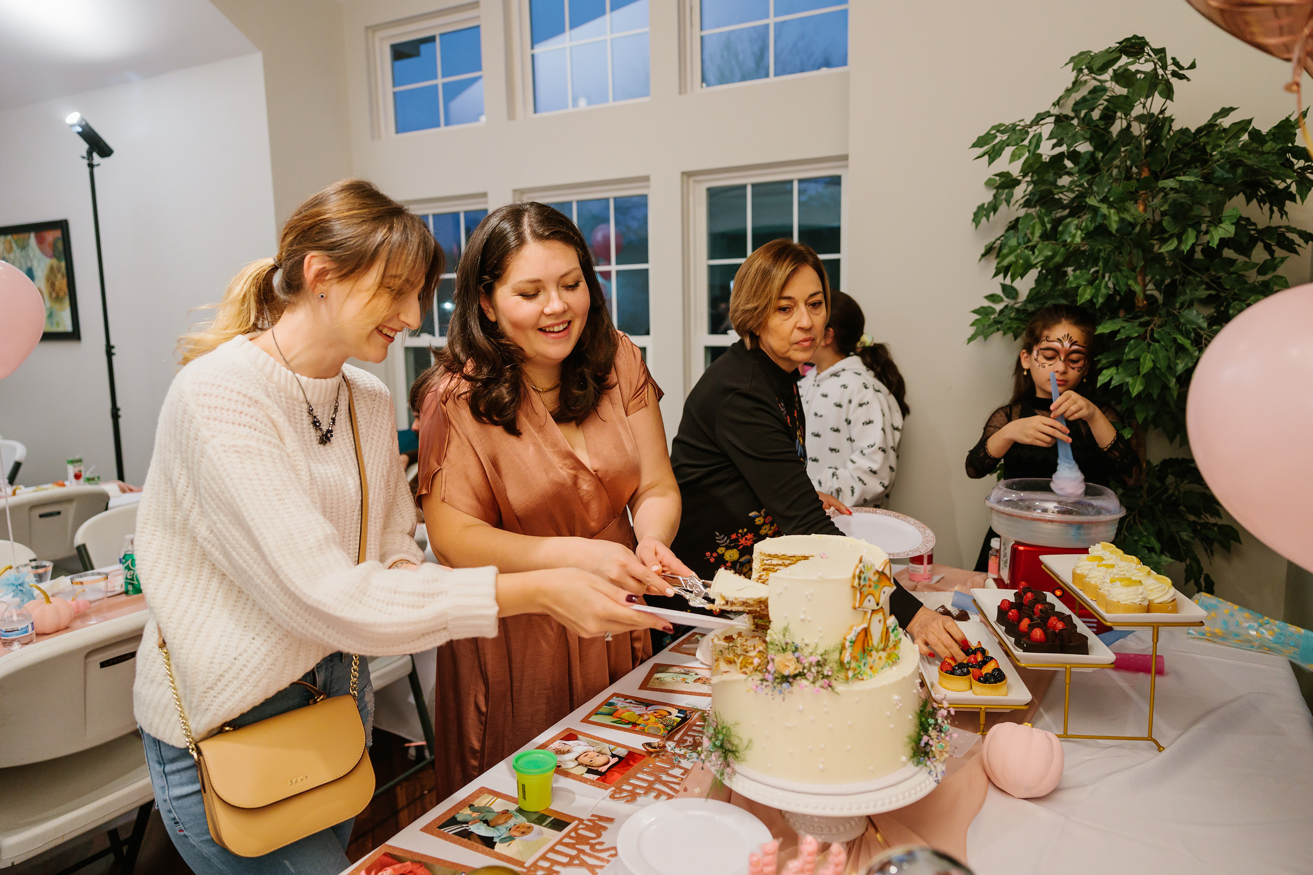 11.13.2021 First birthday. Wedding family event photographer in Chicago Nick Yushevich