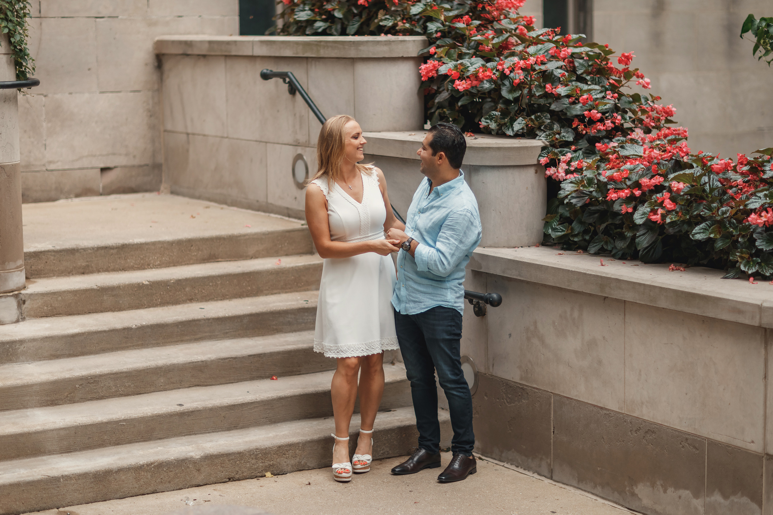 09.04.2021 Walk in Chicago. Wedding family event photographer in Chicago Nick Yushevich