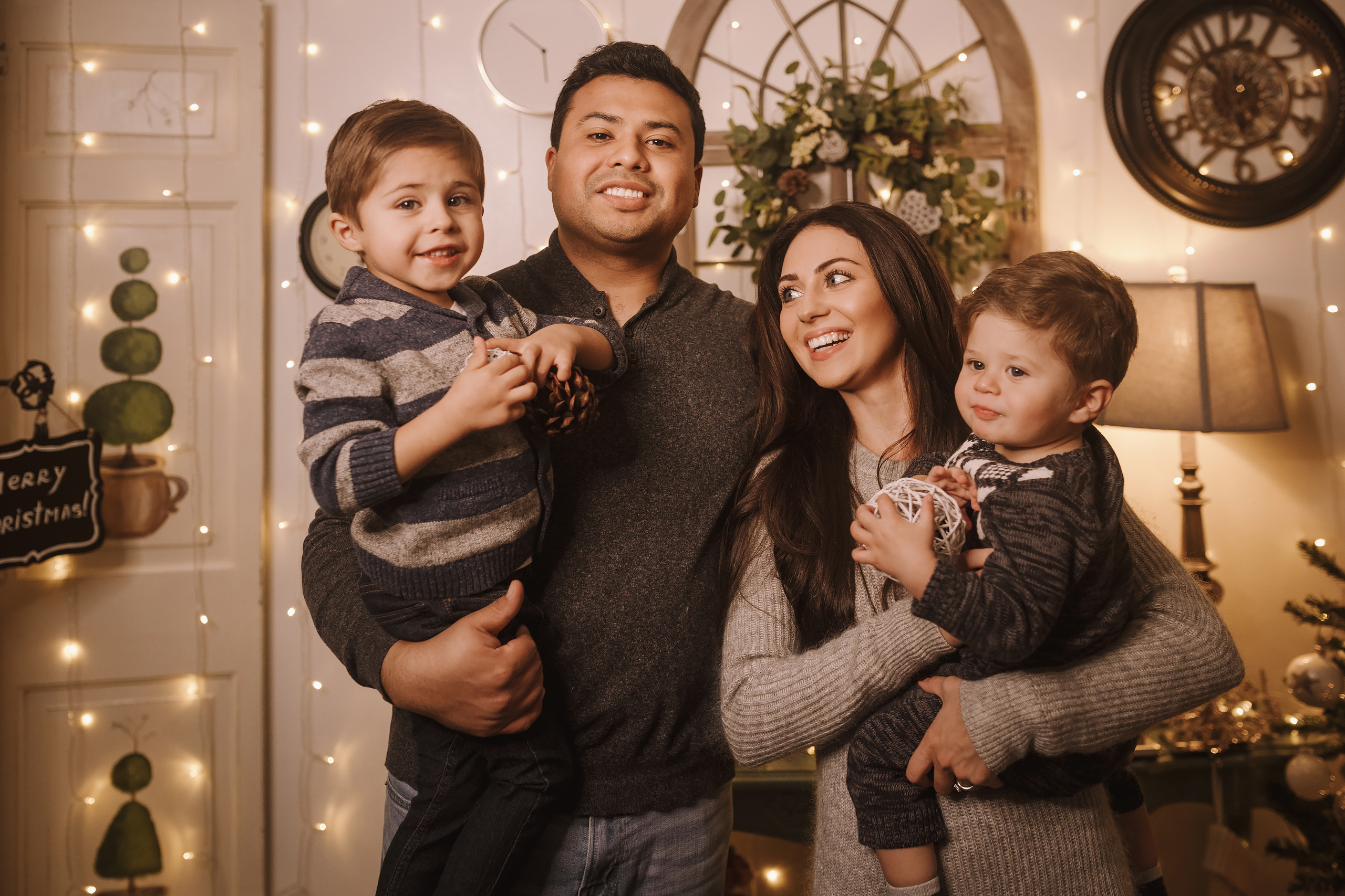 11212021 Christmas Photoshoot 4. Wedding family event photographer in Chicago Nick Yushevich