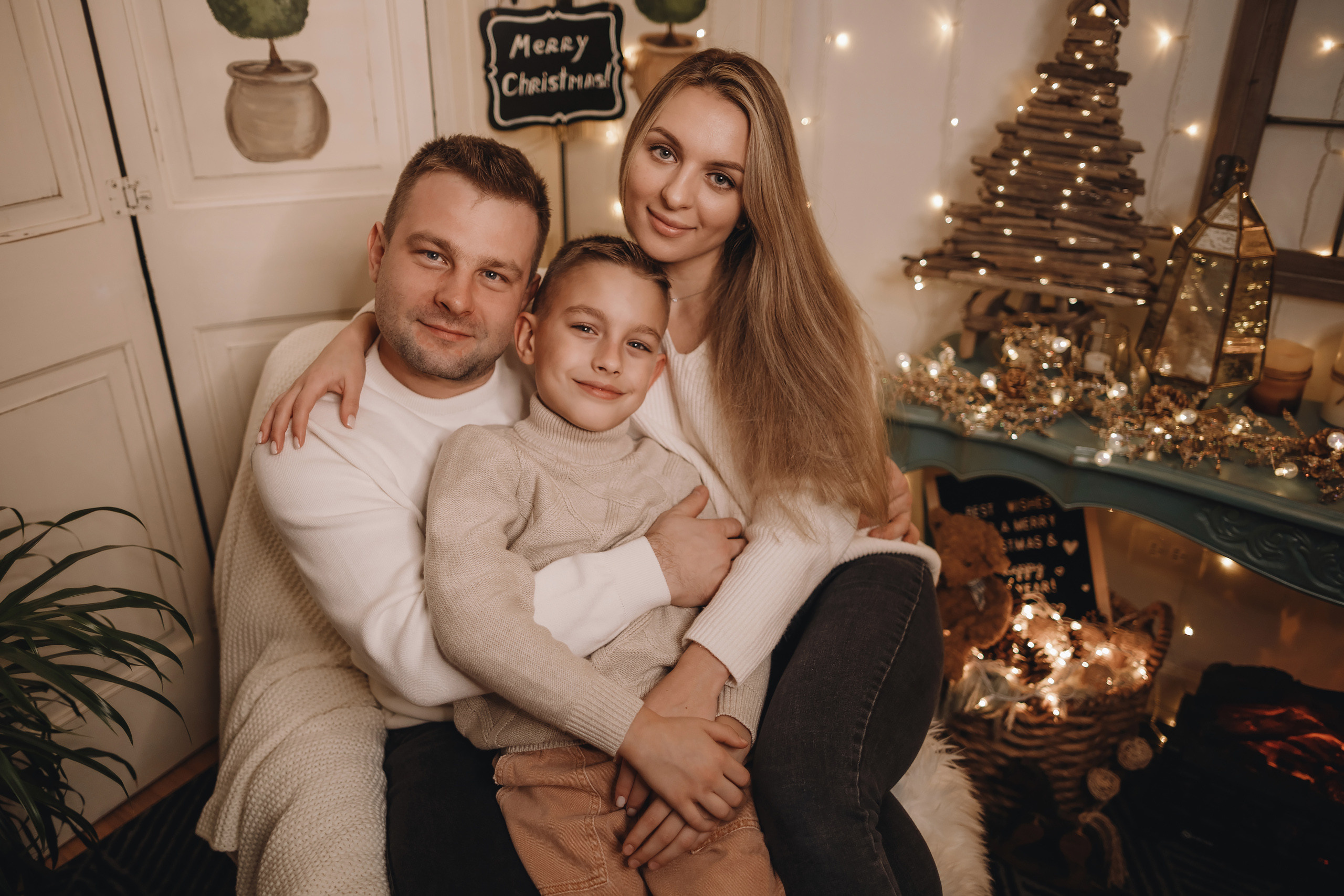 12142021 Christmas Photoshoot 14. Wedding family event photographer in Chicago Nick Yushevich