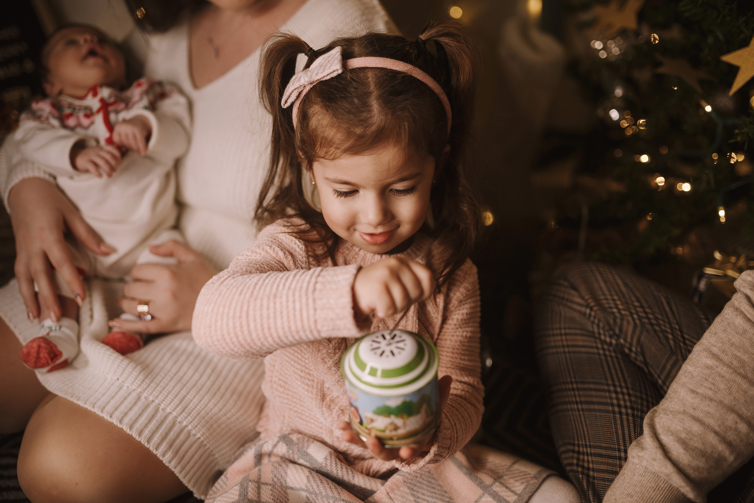 12042021 Christmas Photoshoot 9. Wedding family event photographer in Chicago Nick Yushevich