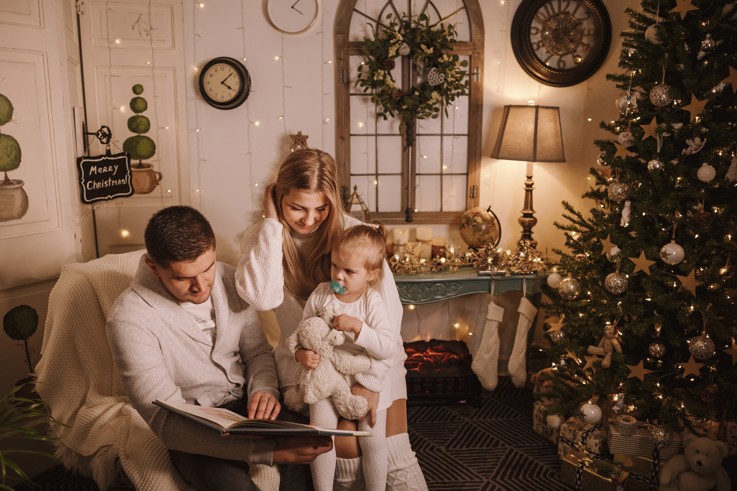 11212021 Christmas Photoshoot 3. Wedding family event photographer in Chicago Nick Yushevich