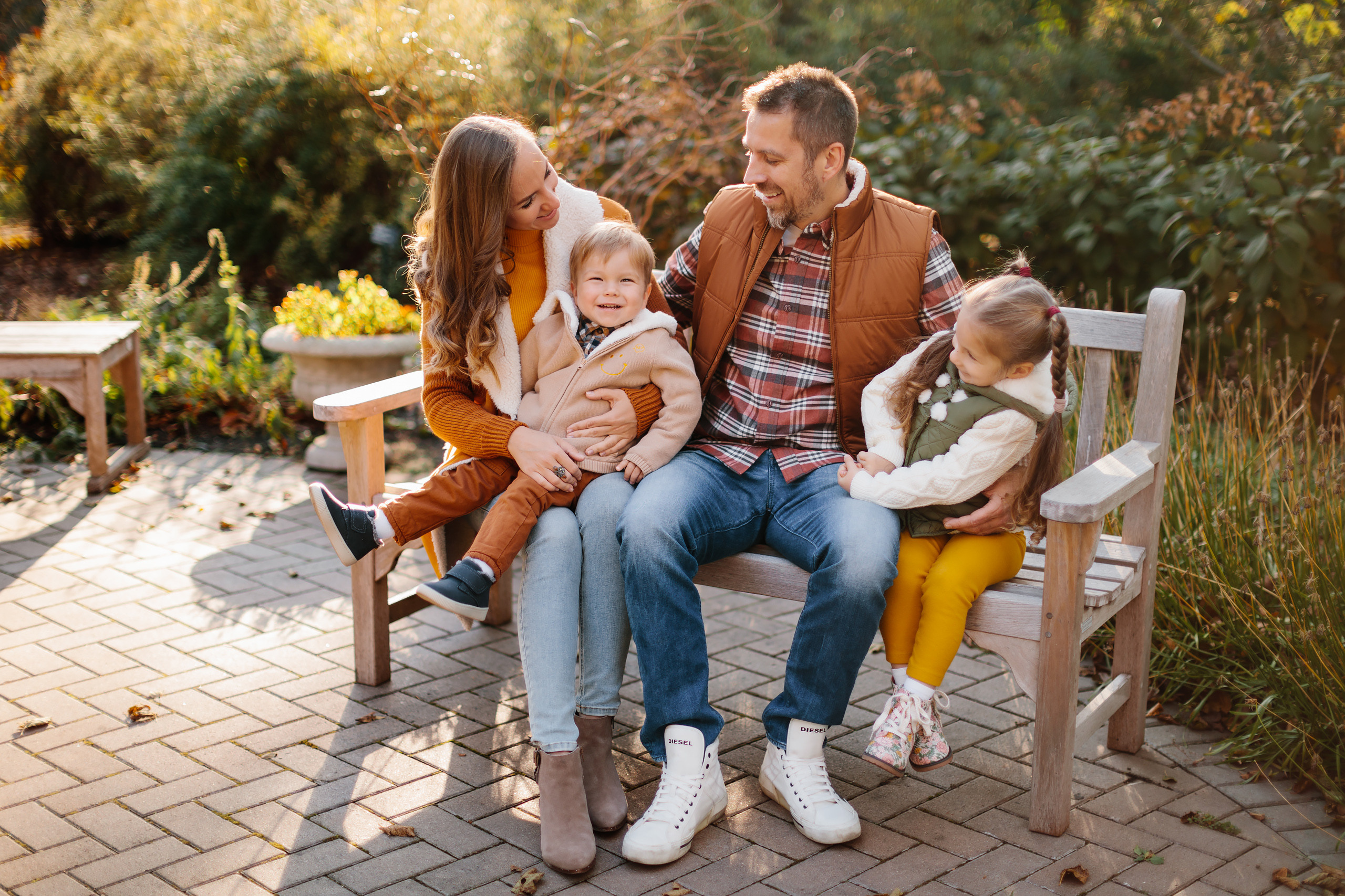 11.05.2021 Family photoshoot. Wedding family event photographer in Chicago Nick Yushevich