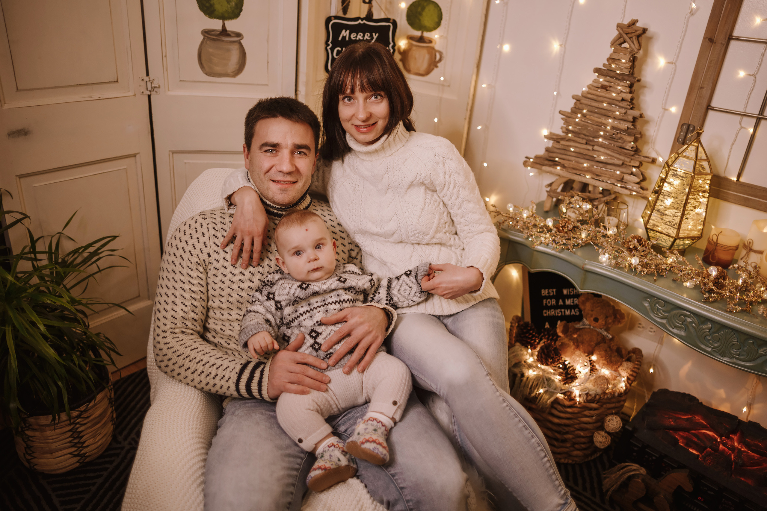 12052021 Christmas Photoshoot 10. Wedding family event photographer in Chicago Nick Yushevich