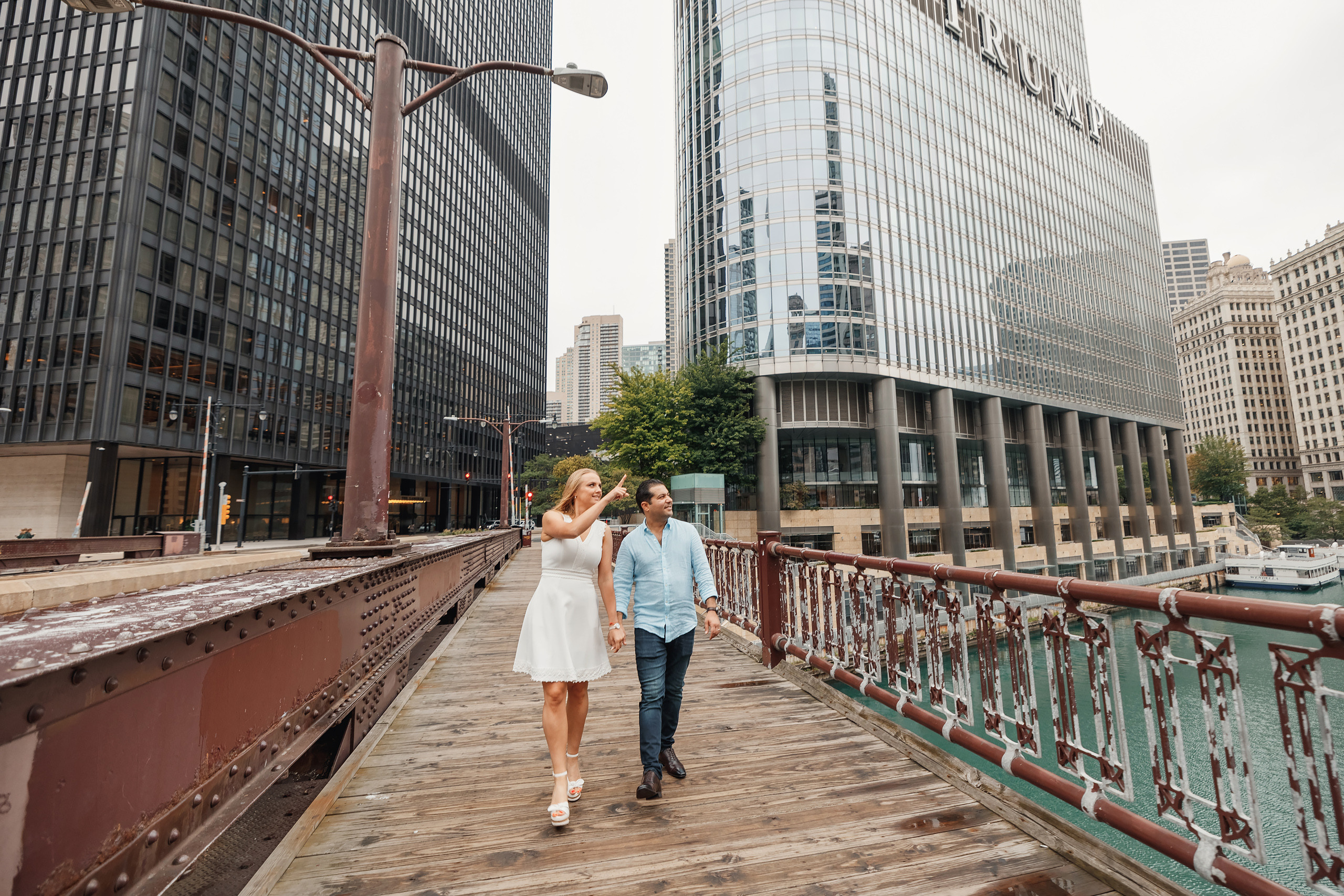 09.04.2021 Walk in Chicago. Wedding family event photographer in Chicago Nick Yushevich