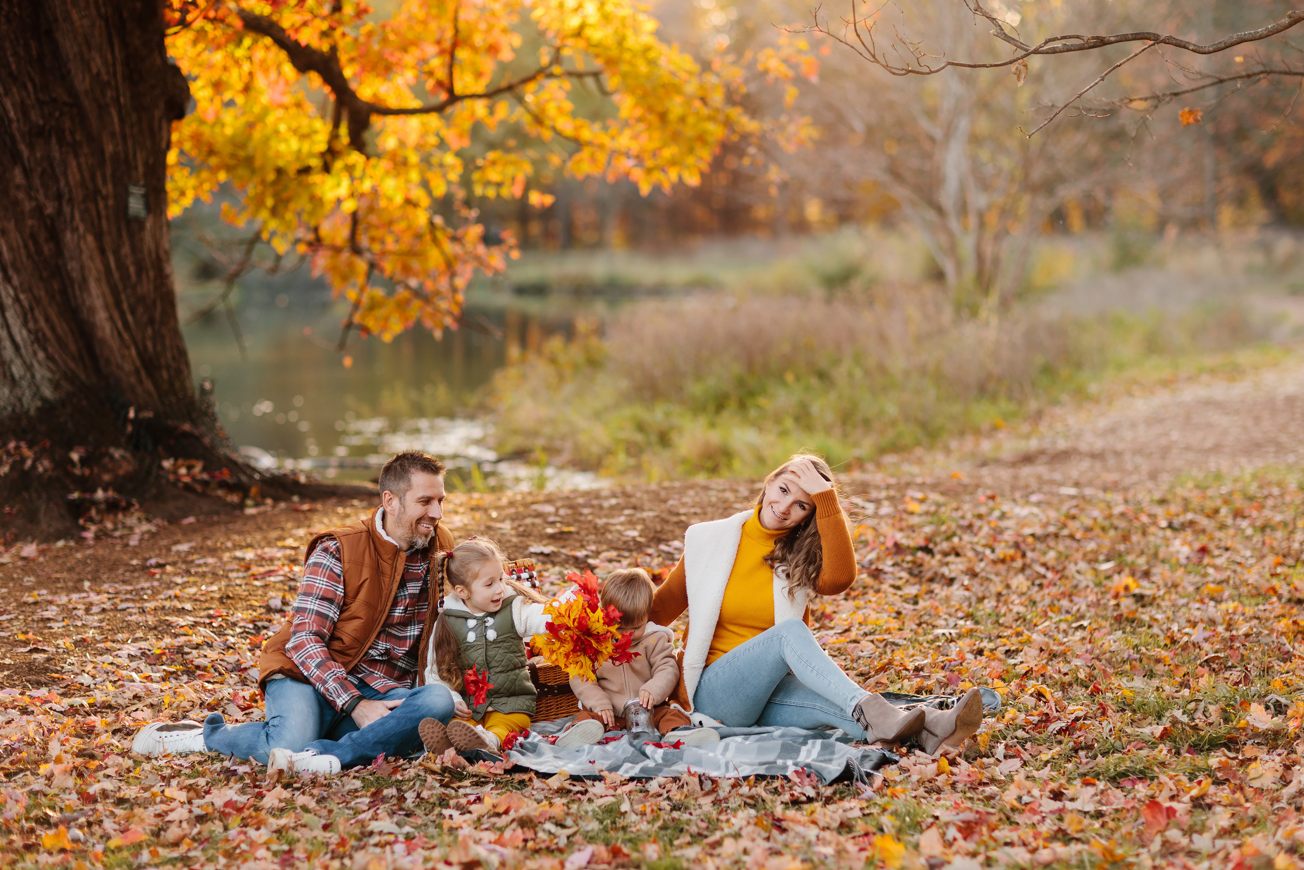 11.05.2021 Family photoshoot. Wedding family event photographer in Chicago Nick Yushevich
