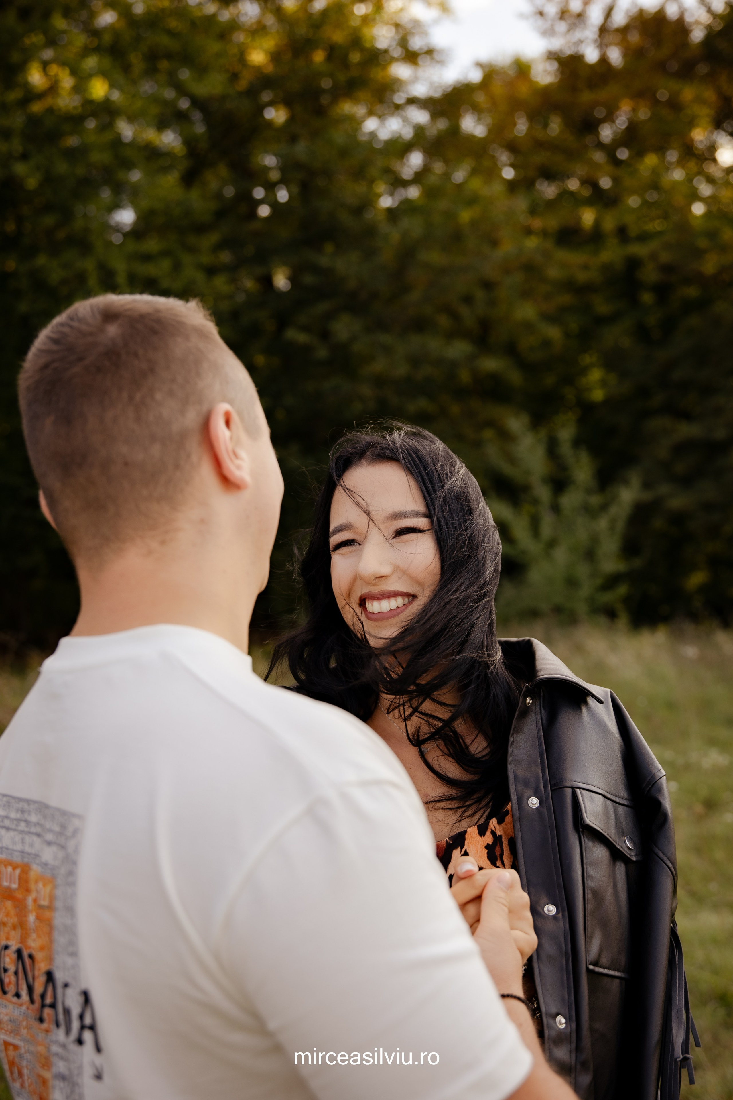 Fotograf de portrete și evenimente din Cluj-Napoca. Ședințe foto individuale, nunți, botezuri și aniversări în Cluj și județul Cluj