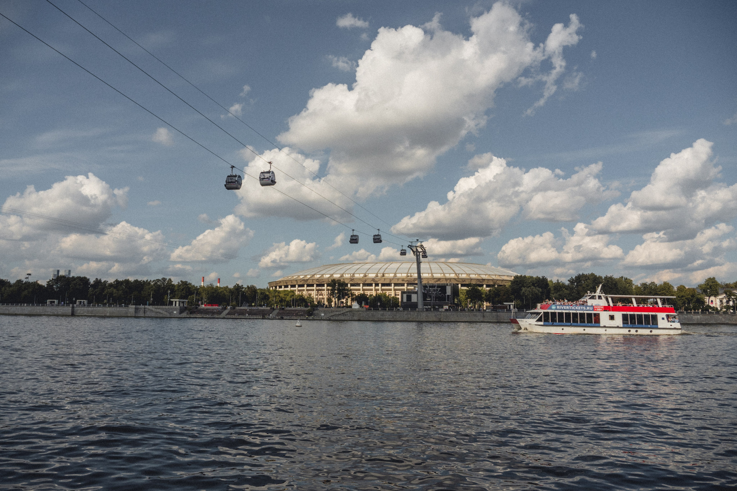 Воробьевы Горы. Photographe sur Cote d’Azur. Portraits de familles, couples, enfants, événements