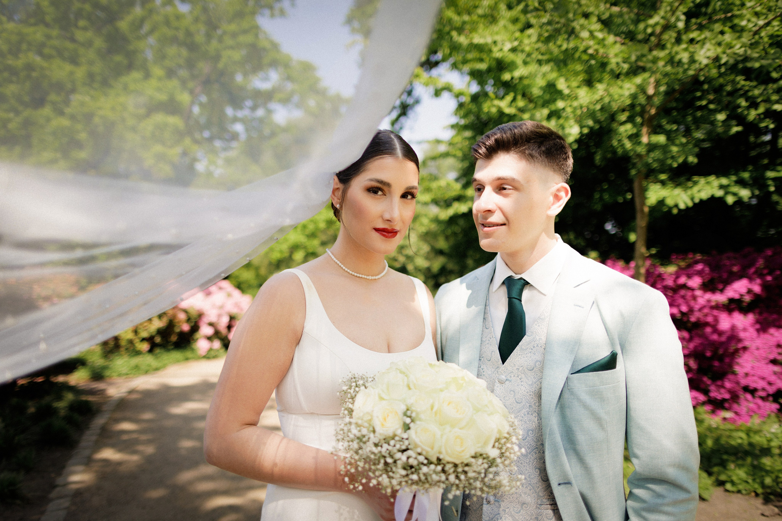 Natürliche Hochzeitsfotografie im Planten un Blomen | Hamburgs grüne Oase. Hochzeitsfotograf und Hochzeitsvideograf aus Hamburg | Roka21Film