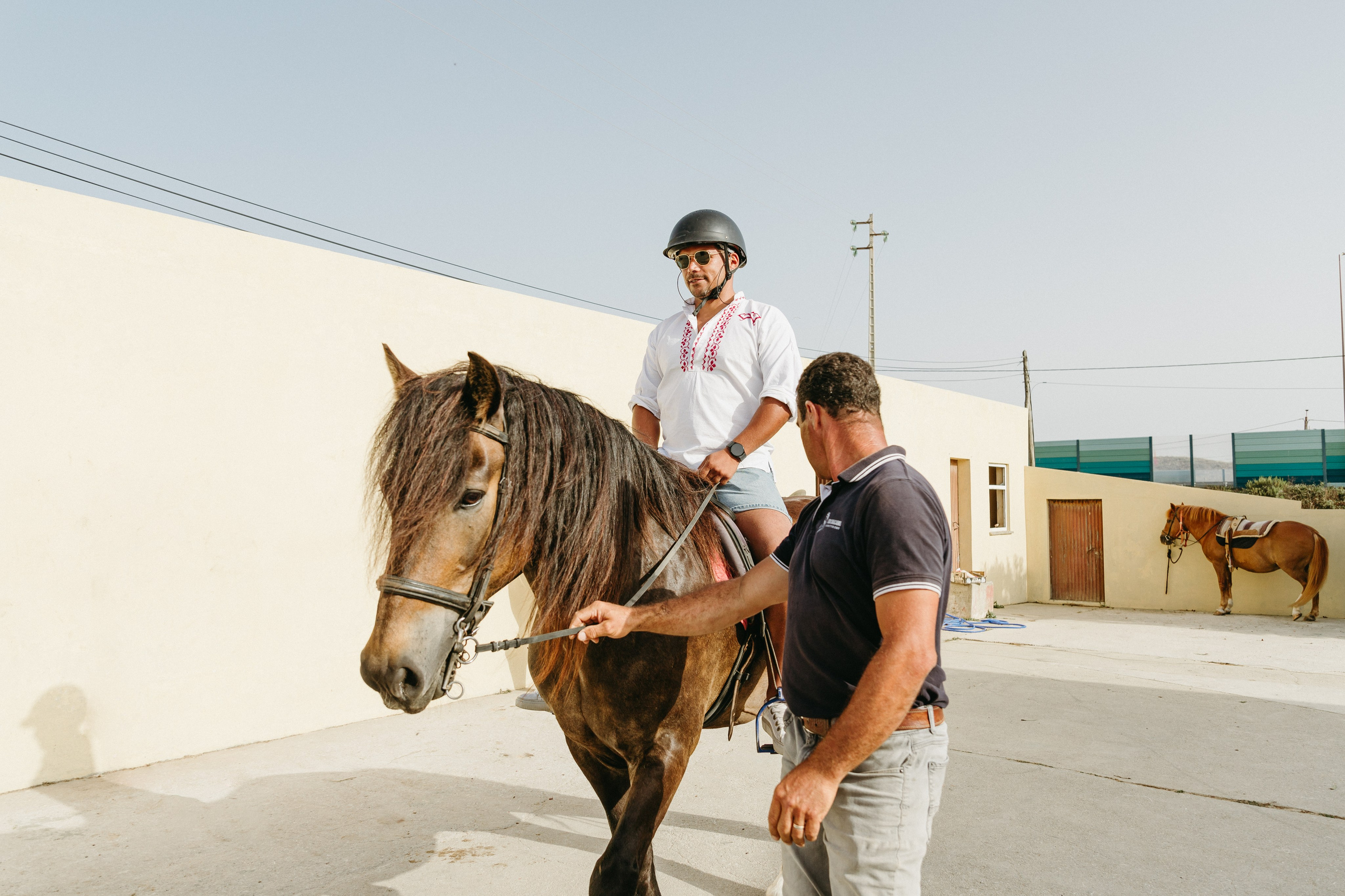 Marlene & Tiago com filhos. Passeios a Cavalo na Praia Peniche | Eco Salgados Agroturismo