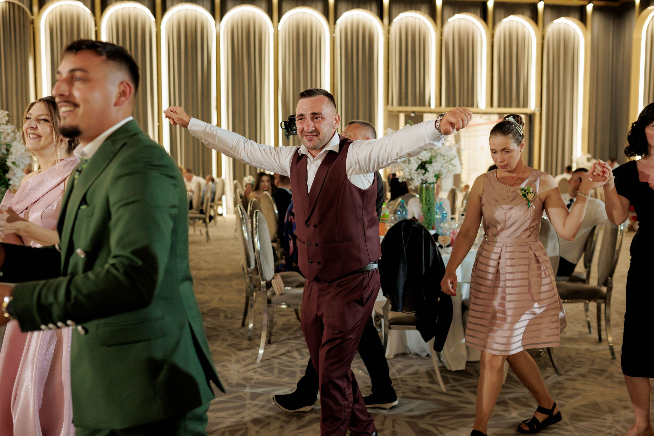 Nunta Nicoleta & Răzvan | Fotografie & Videografie Profesională. Servicii foto-video profesionale, pentru momente de neuitat