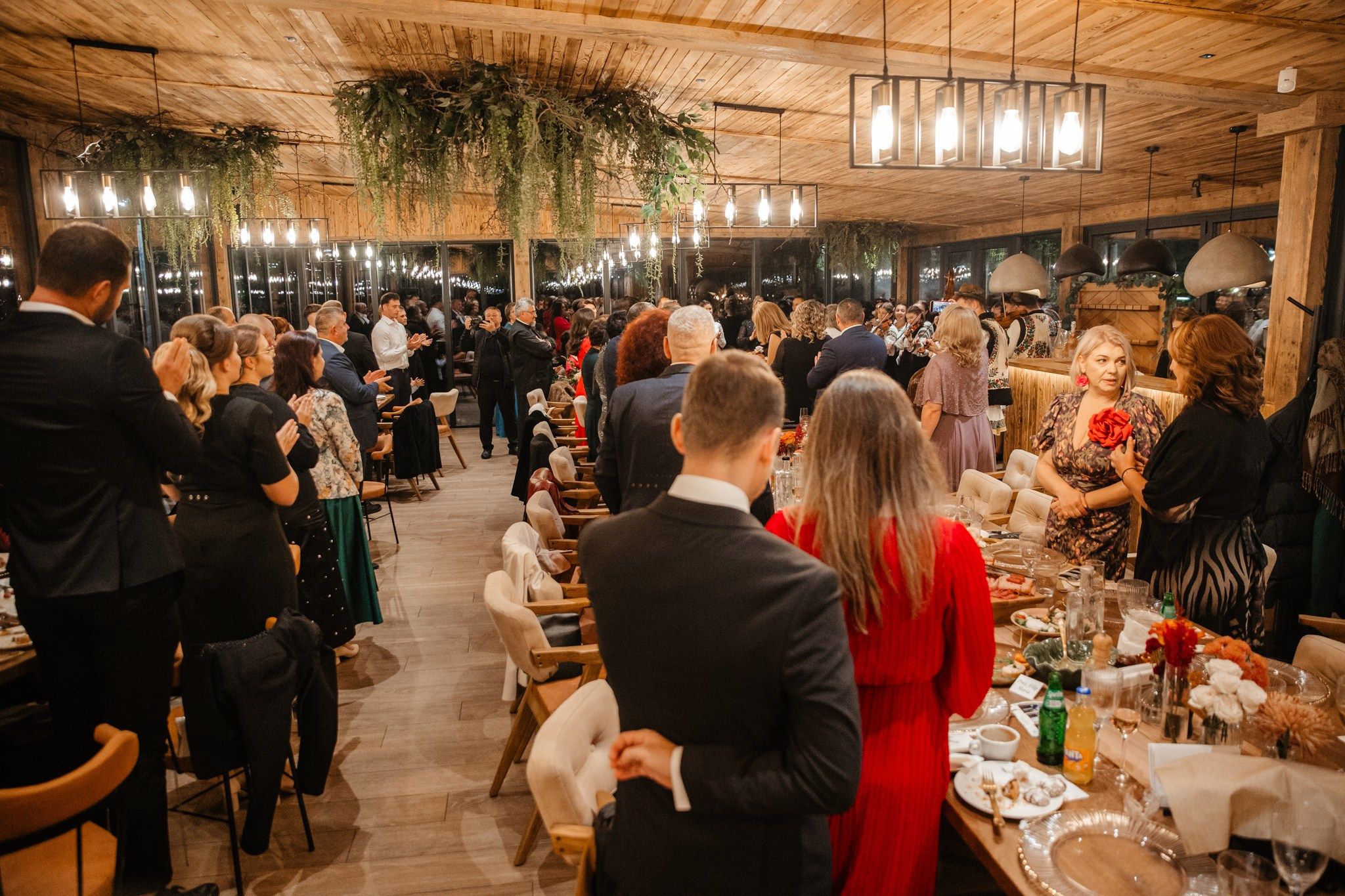 Nunta de Poveste la Sucevița: Cristi și Andreea. Servicii foto-video profesionale, pentru momente de neuitat