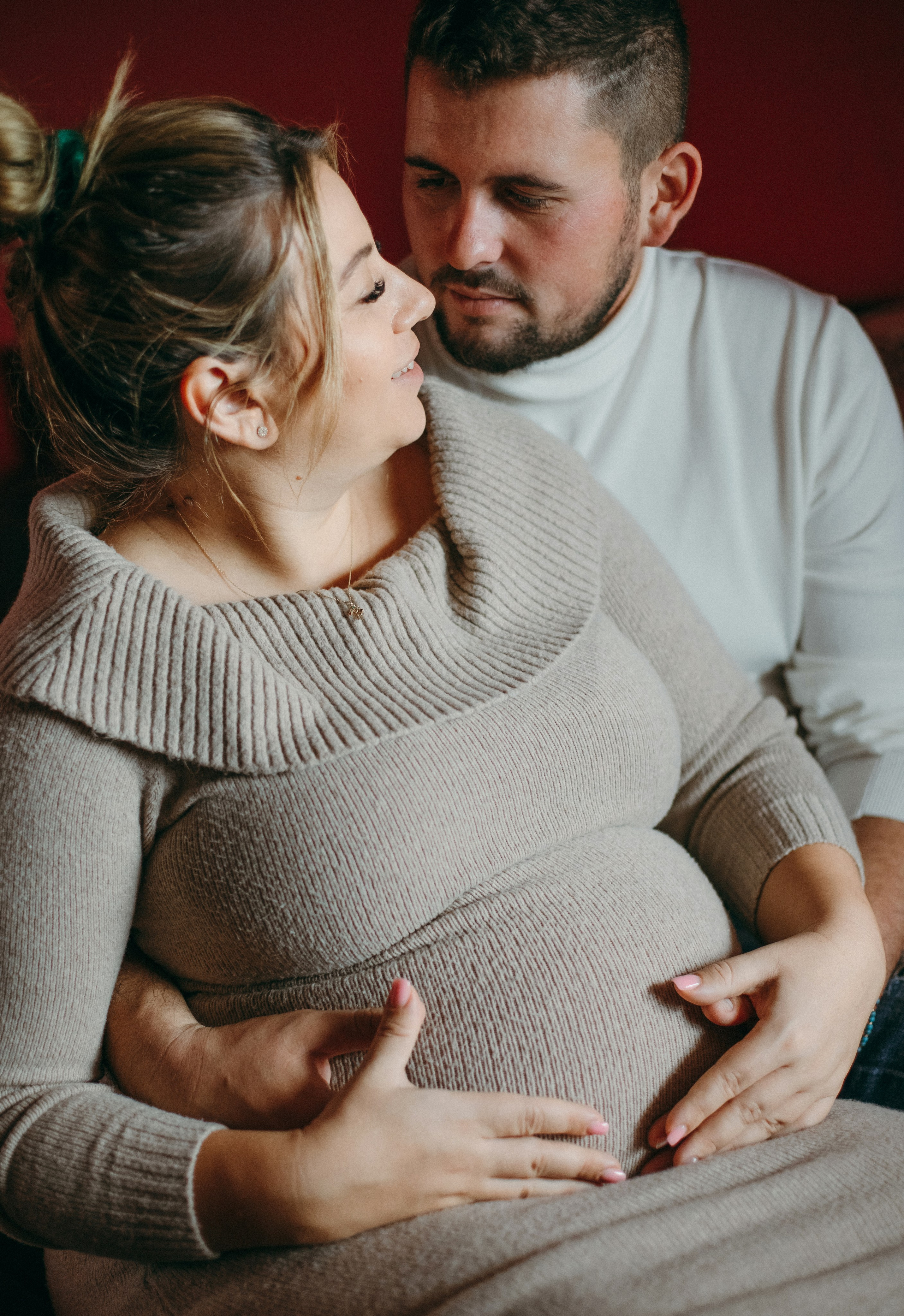Ședințe foto pentru gravide. Fotograf de familie în Oradea Katsiaryna Ciortan