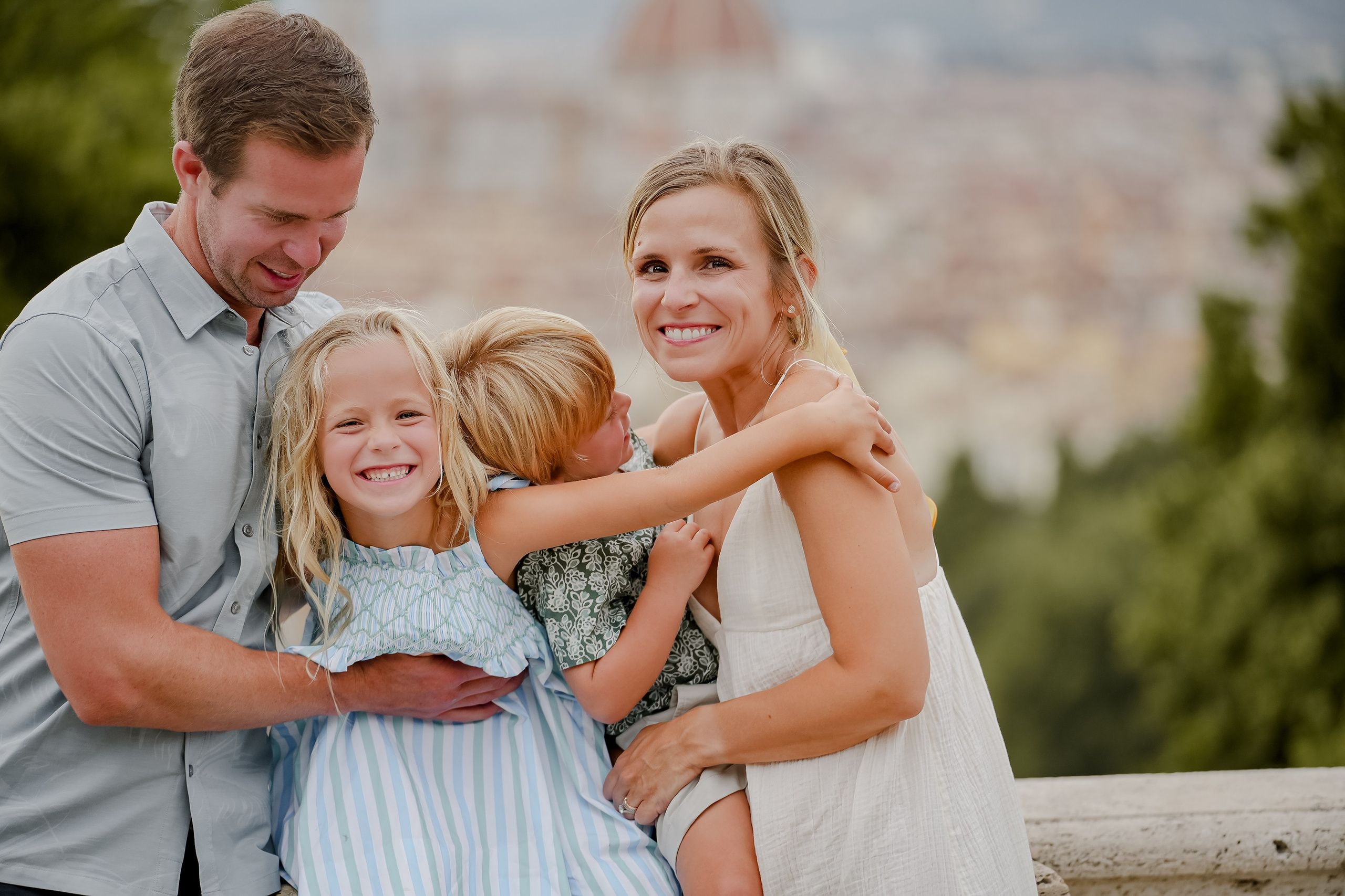 Nicole & Family. Wedding Photographer in Italy