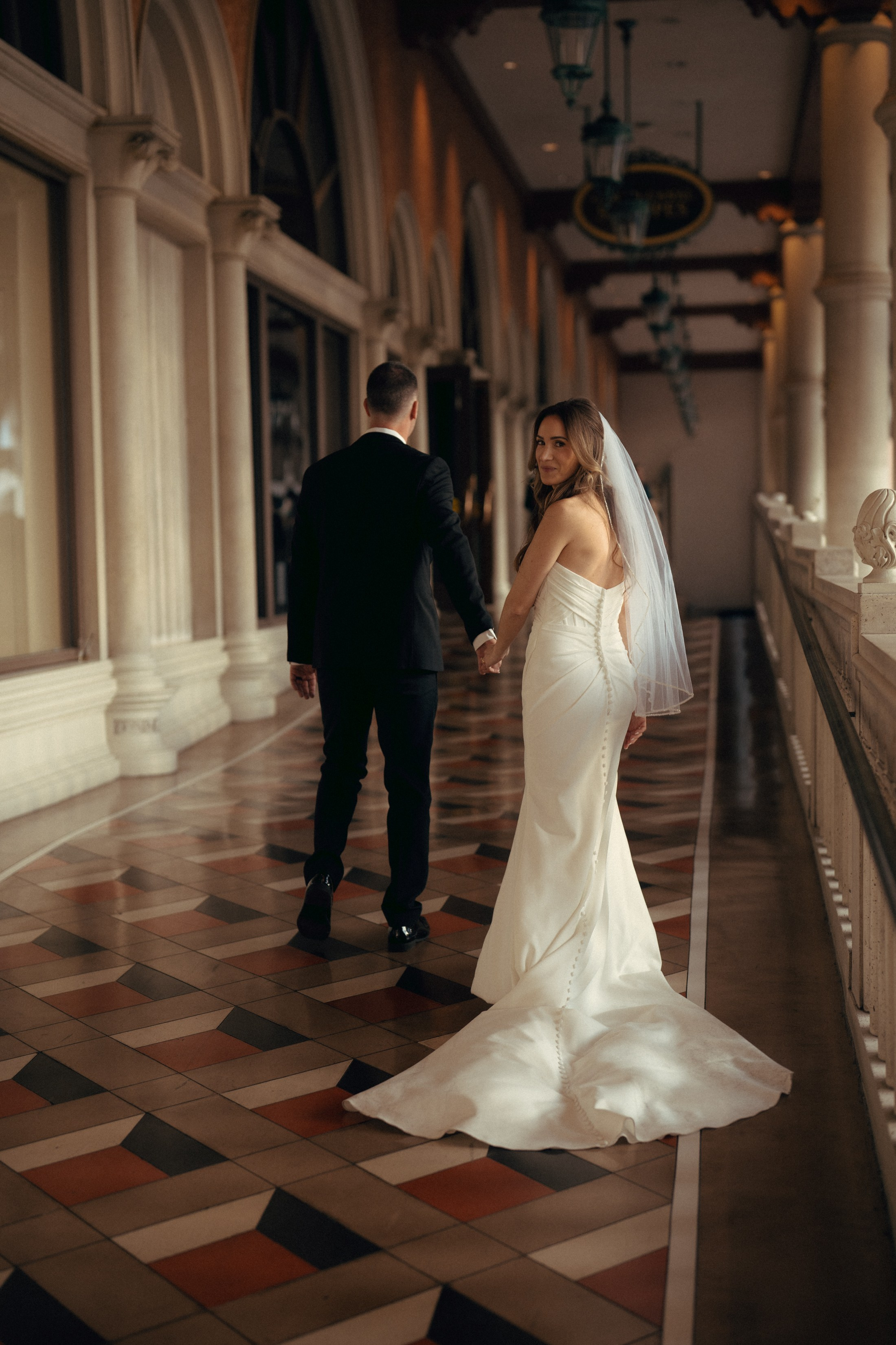 L&C. Wedding & elopement photographer Viktoriya Kravtsov. Las Vegas