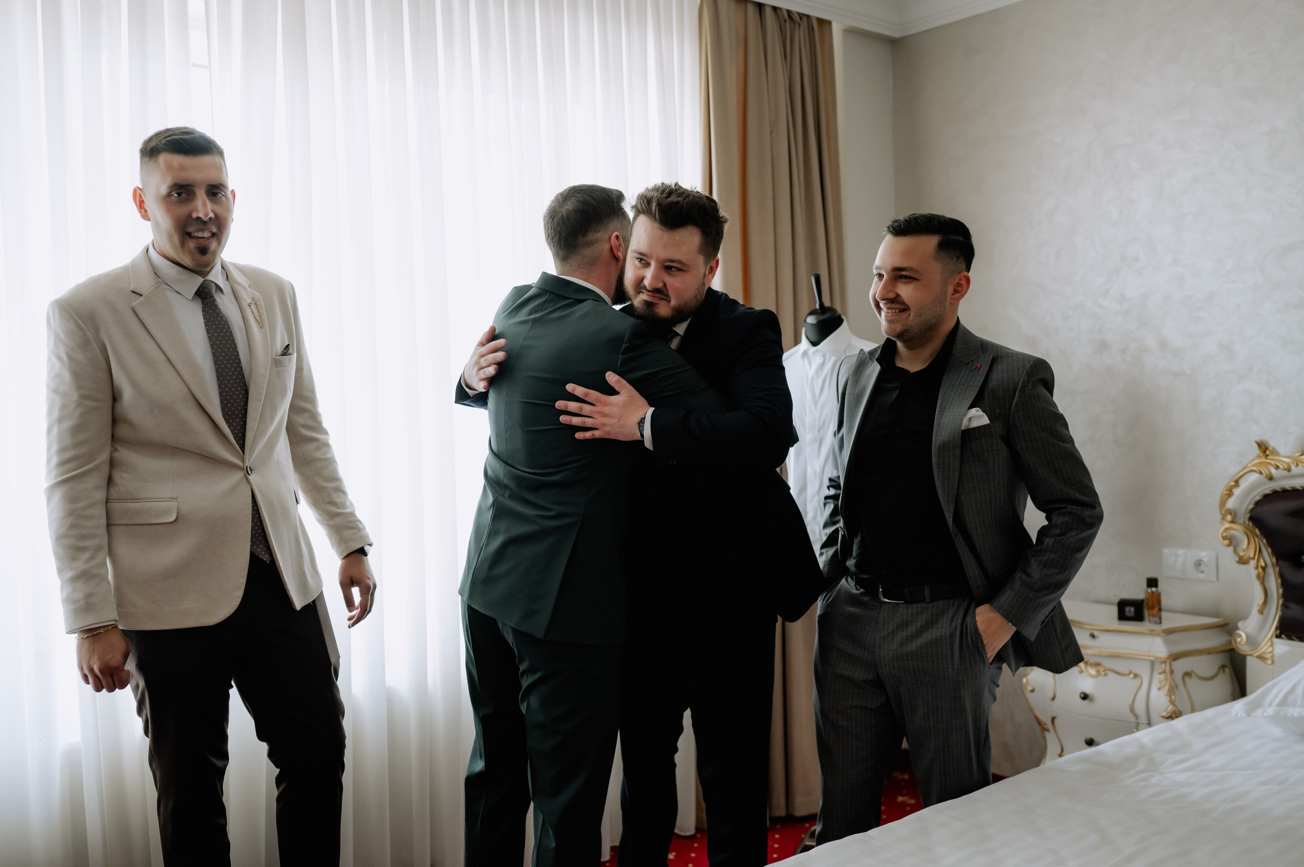 Nunta la Hotel Capitol Iasi. Proud Vision Weddings | Wedding Photography & Film — Servicii profesionale Foto Video Nunta Iasi