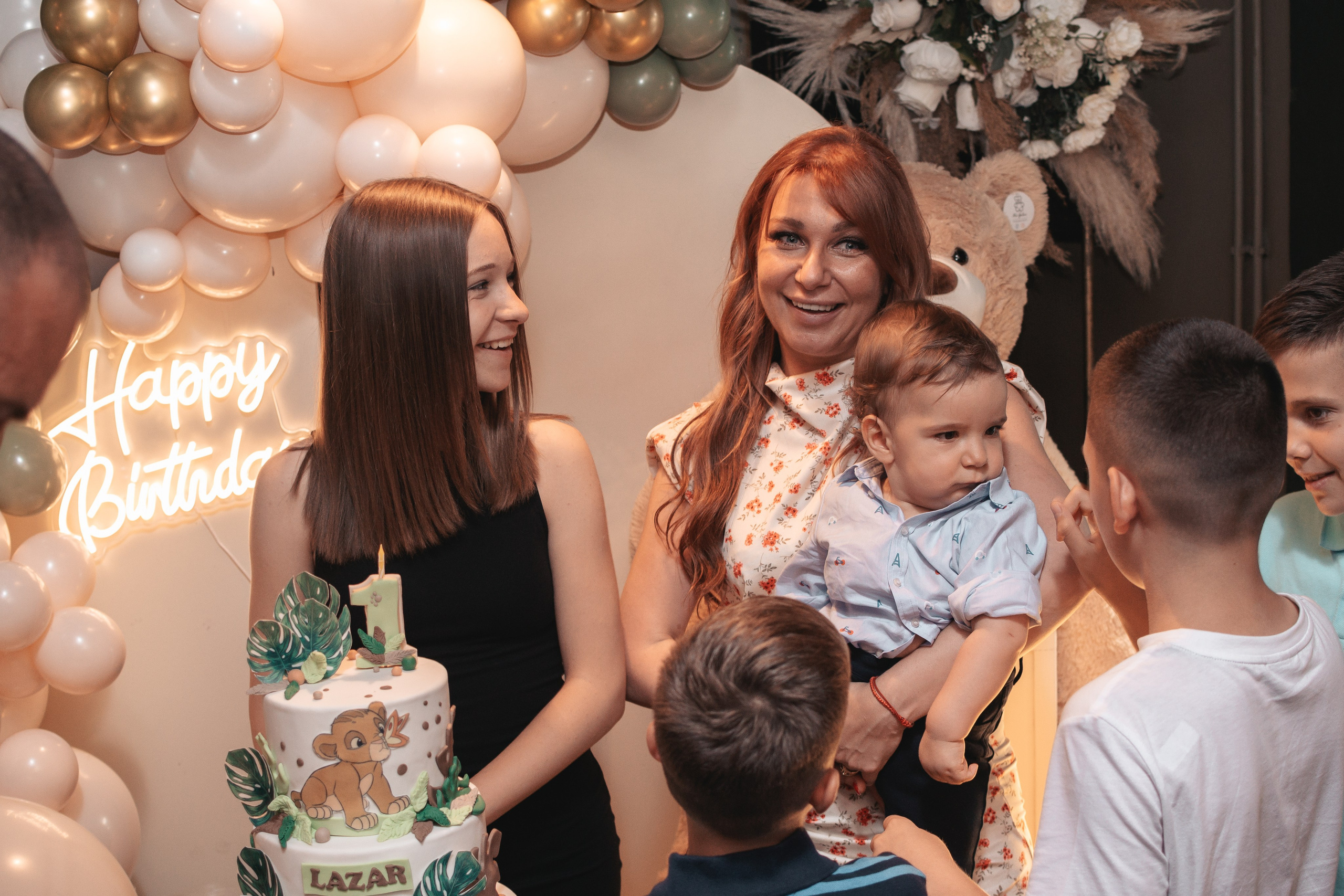 Lazar, krštenje i rođendan. BambinaaPhotography