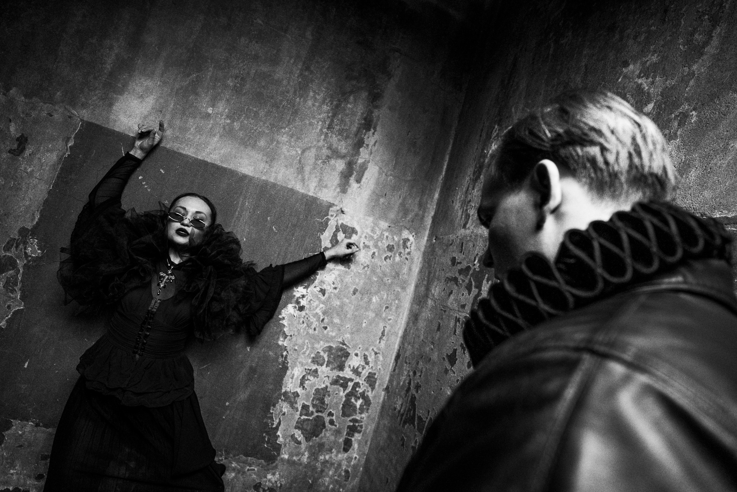 ВАМПИРЫ ДЕКОНСТРУКЦИЯ. Стрит-фотография, полная абсурда, идиотизма и красоты