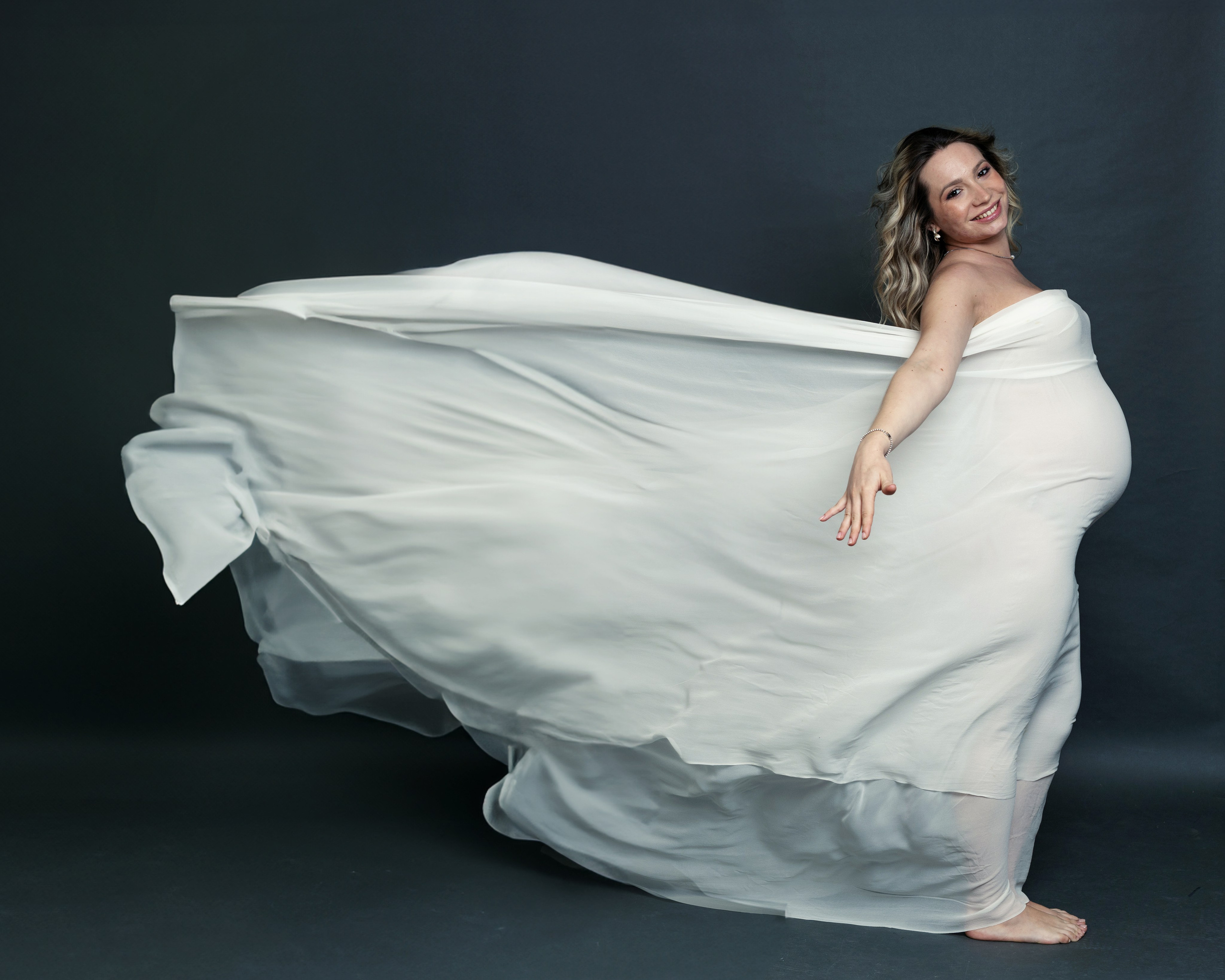 HAPPINESS. Anastasiia Antoniuk portrait, family and couple photographer, Portugal