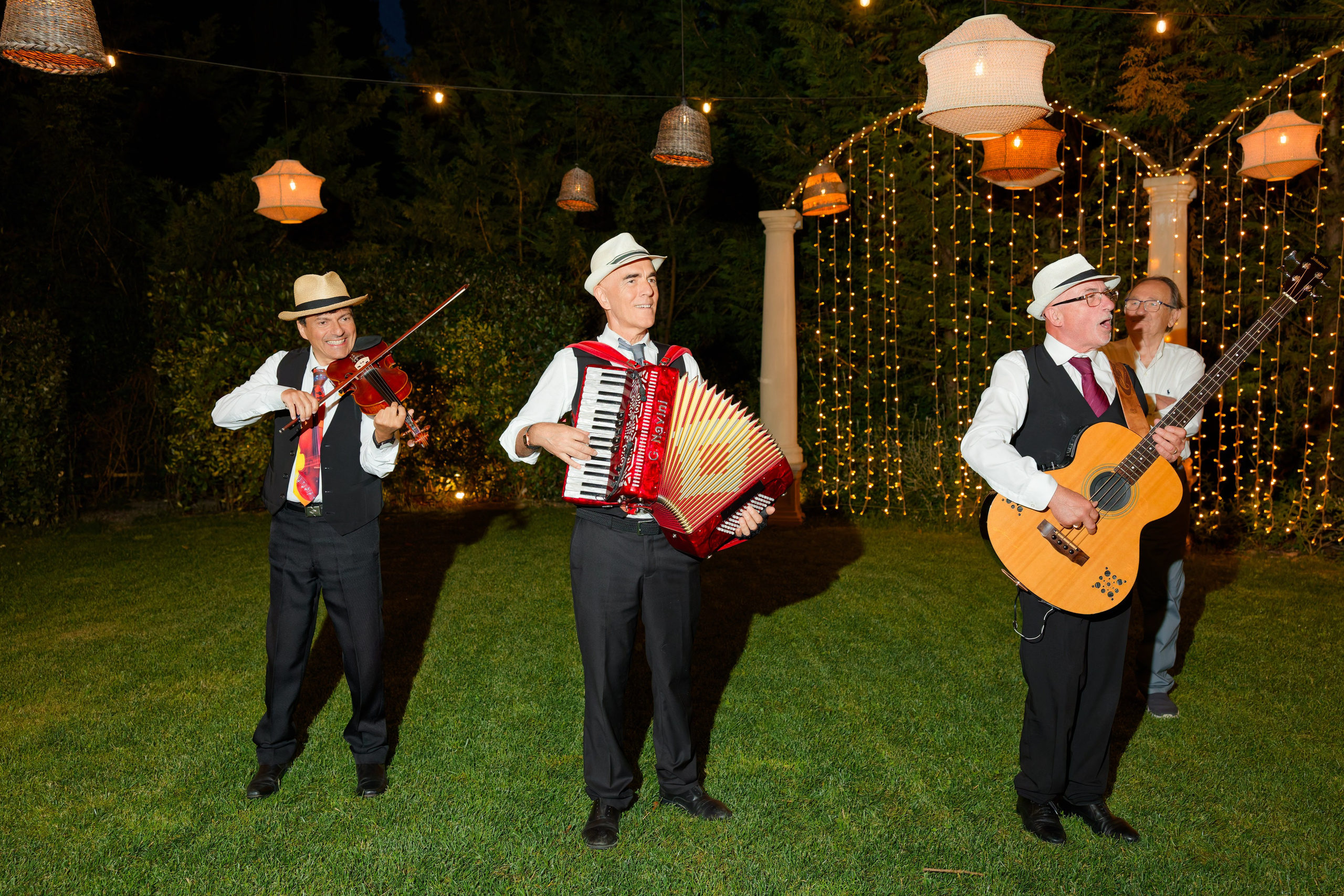 Pizza Party at Tenuta Massini, Florence, Italy. Destination Wedding Photographer — Nikita Burtsev