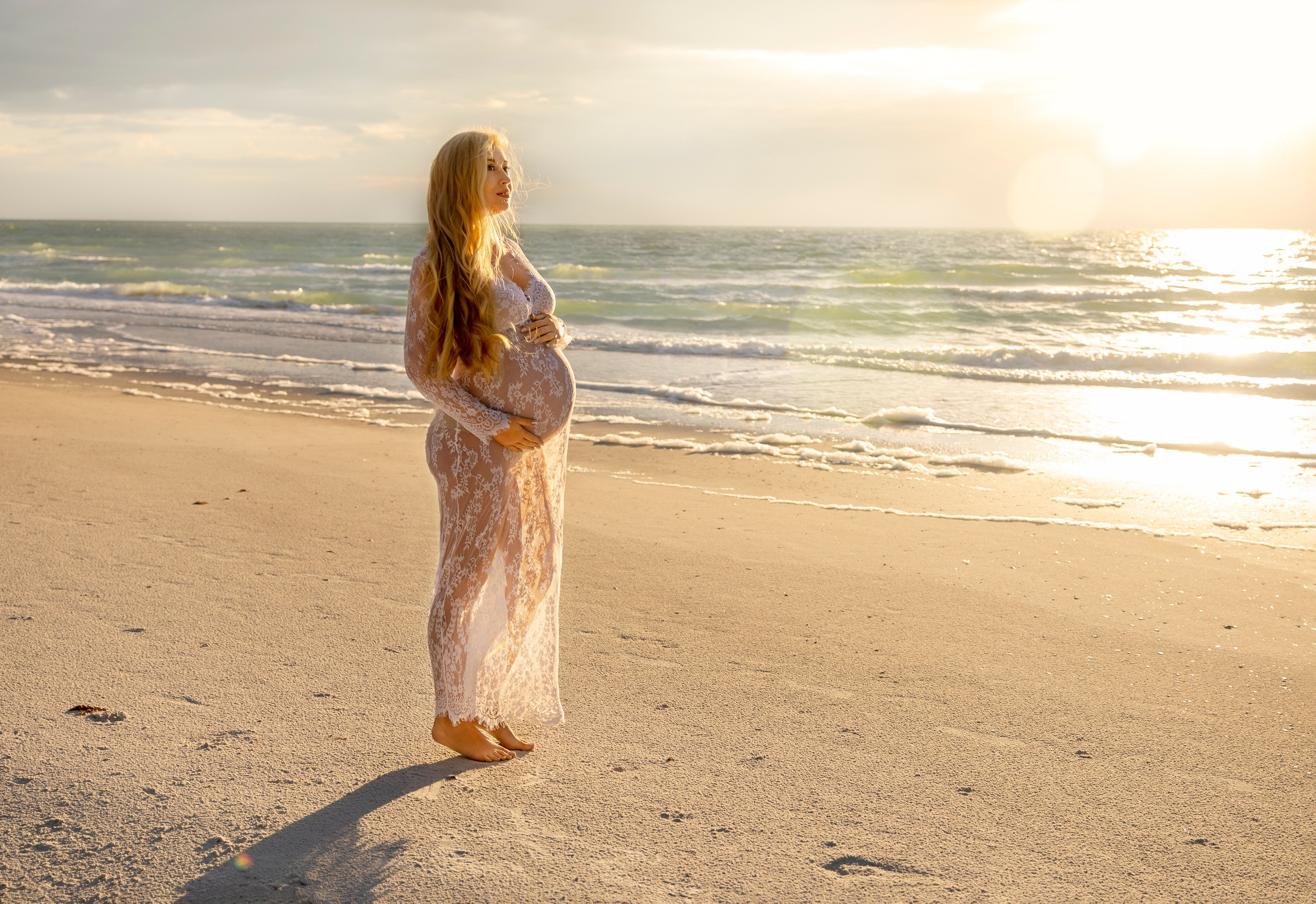 Pregnancy photos. Newborn photographer in Tampa Bay Area, FL