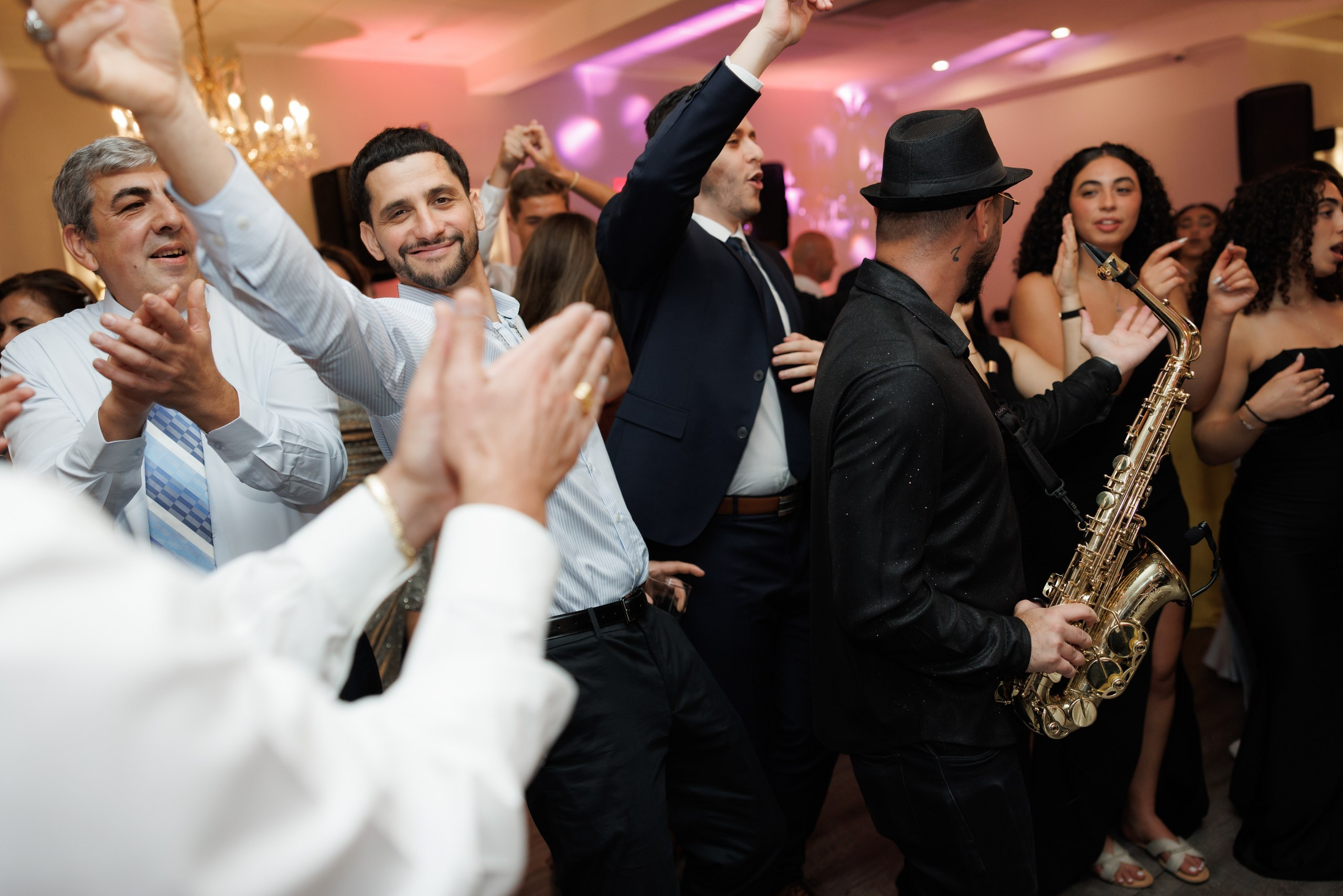 Jewel and Geovany. Wedding Photo & Video